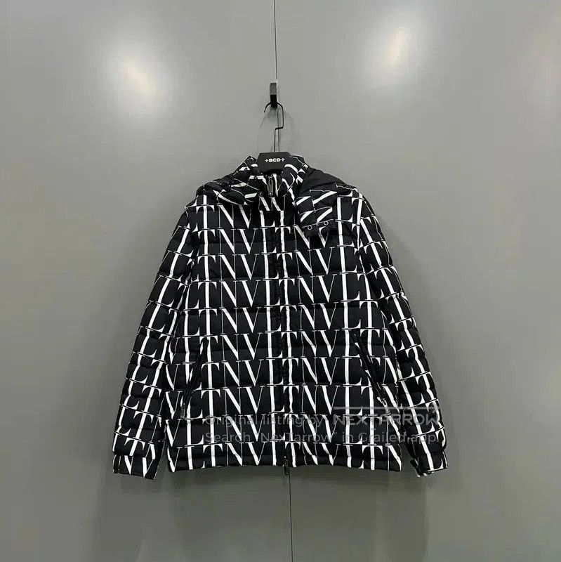 Valentino Valentino Black Short Sleeve Puffer Jacket . Size US M / EU 48-50 / 2 - 1 Thumbnail