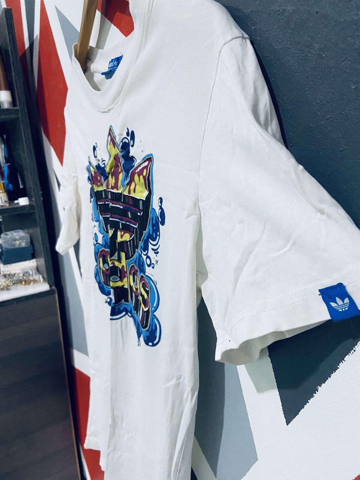 Adidas Vintage Adidas Colourfull Logo Tee Size US S / EU 44-46 / 1 - 3 Thumbnail