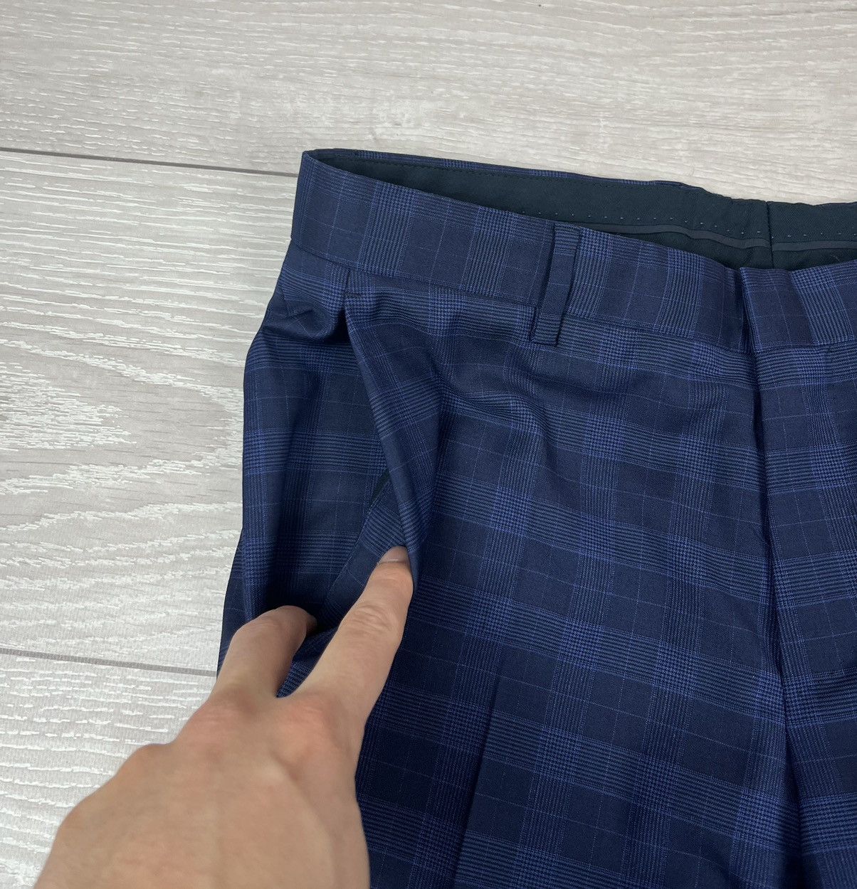 Hugo Boss Hugo Boss Wool/Silk Plaid Blue Two Buttons Suit Blazer Pants Size 36R - 20 Thumbnail