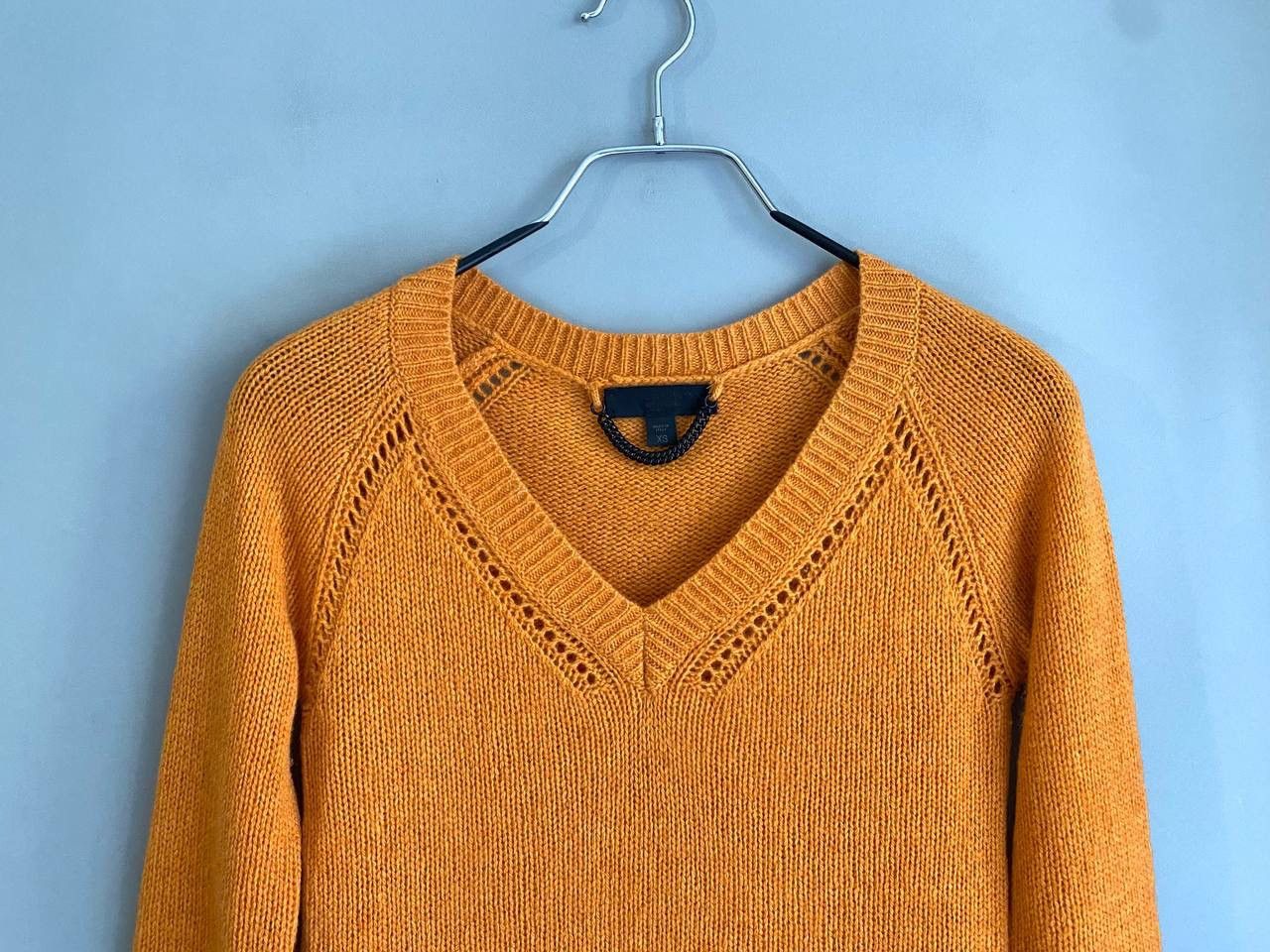 Burberry Burberry Women's Cashmere V-Neck Knit Sweater Jumper Size XS Size XS / US 0-2 / IT 36-38 - 4 Thumbnail