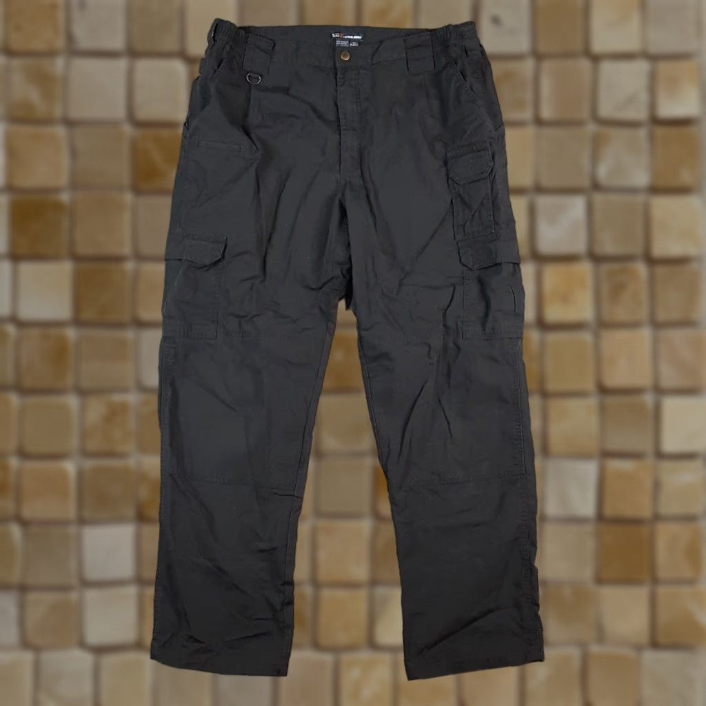 Vintage VINTAGE 5.11 Tactical Black Ripstop Cargo Pockets Tactical Men's Size 40x32 Utility Work Pants Stretch Cargo Pants Mens Size US 40 / EU 56 - 1 Thumbnail