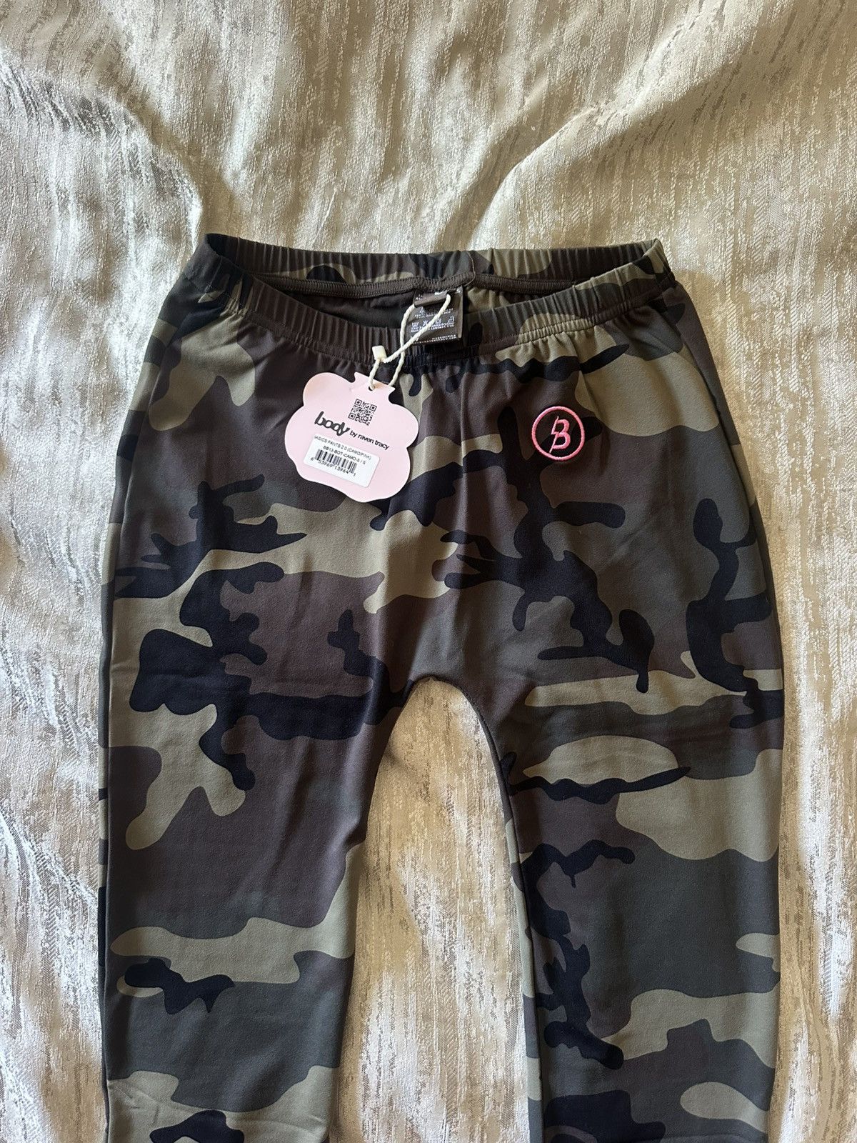 Body by Raven Tracy Complexcon Exclusive Camo/Pink S: Small Body By Raven Tracy Size 27" / US 4 / IT 40 - 3 Thumbnail