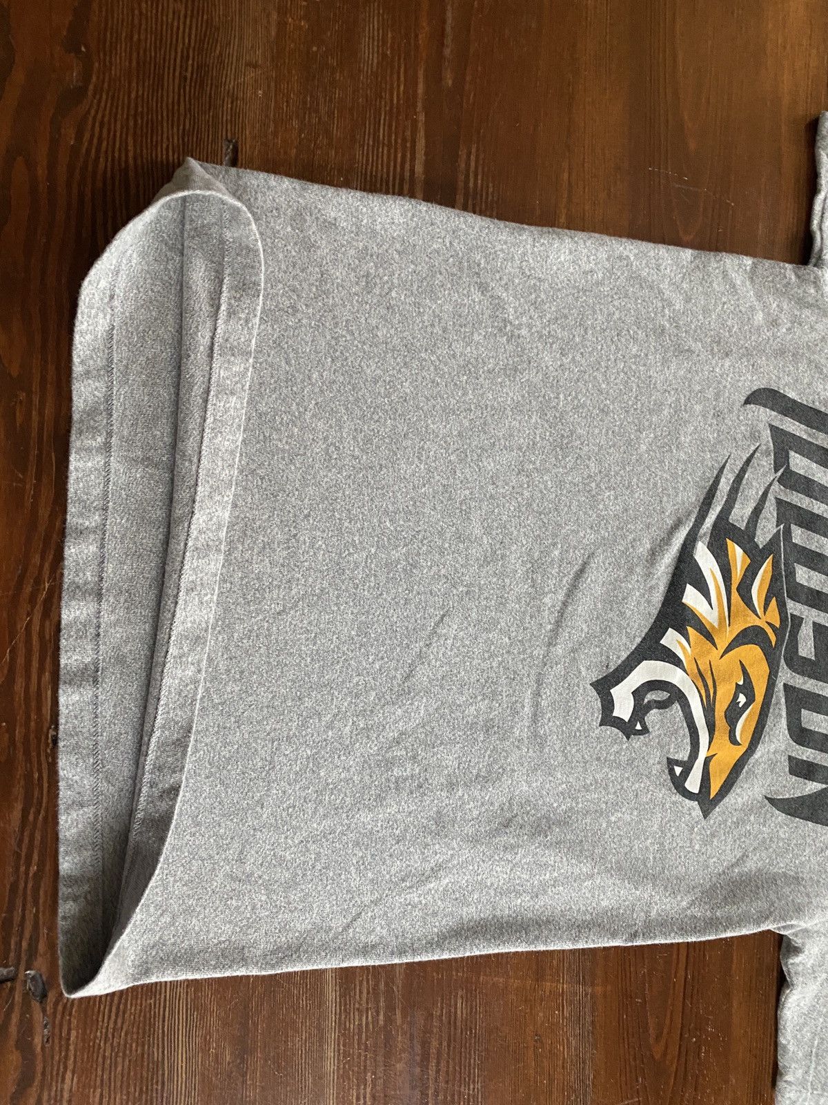 NCAA Vintage 90’s Towson University Tigers Single Stitch Gray Tee Size US S / EU 44-46 / 1 - 8 Thumbnail