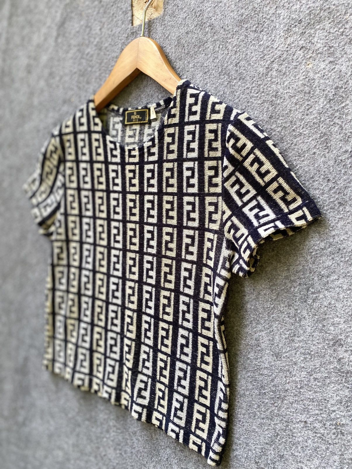 Fendi Fendi monogram crop top Size M / US 6-8 / IT 42-44 - 3 Thumbnail