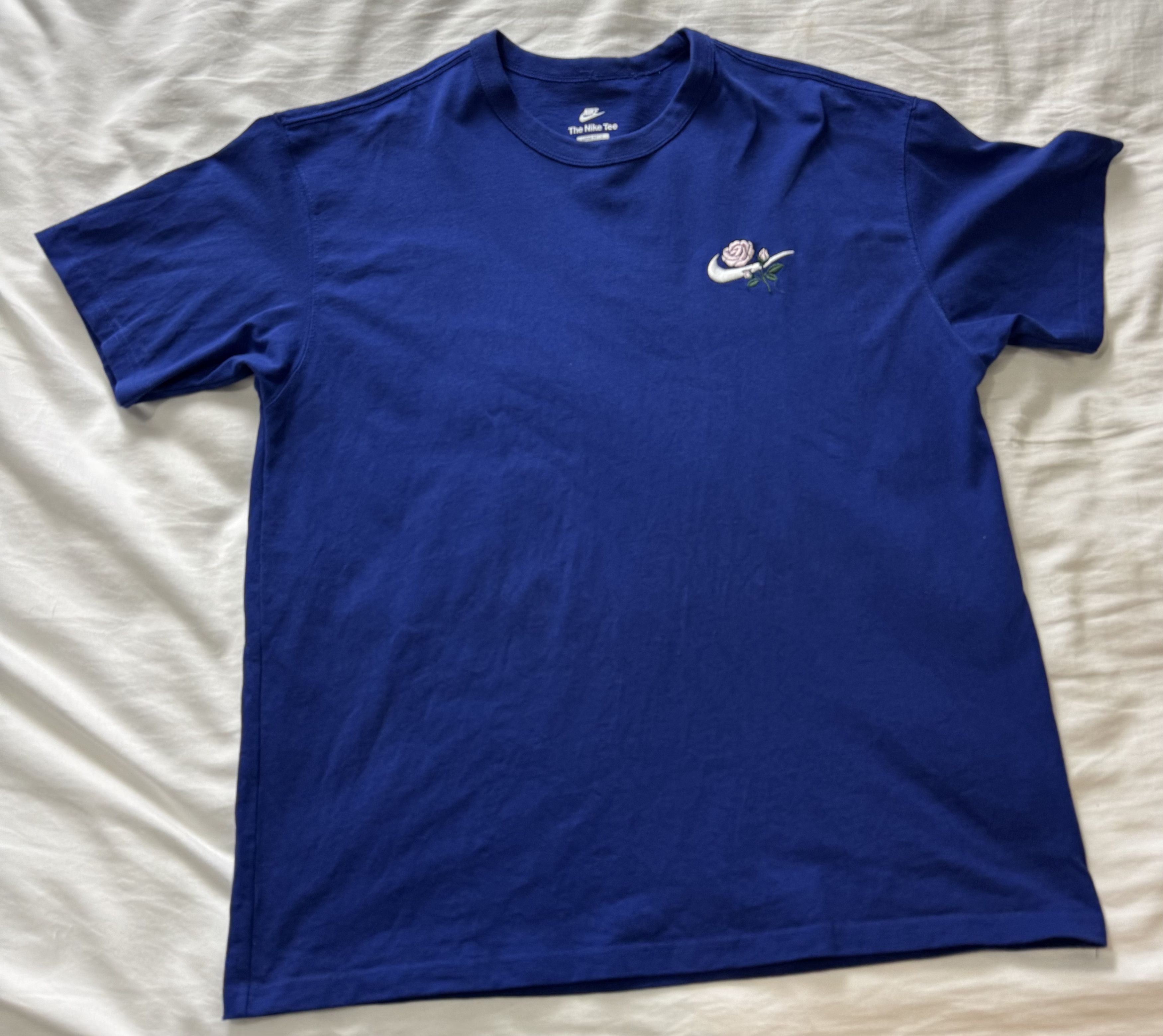 Nike Nike Blue Rose Tee Size US XL / EU 56 / 4 - 1 Thumbnail