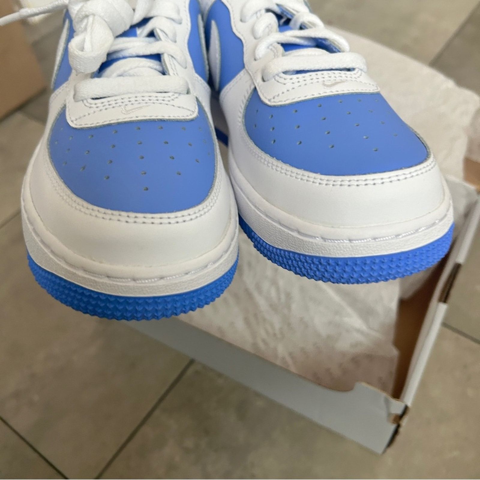 Nike NEW Nike Air Force 1 Low white light blue GS 5.5 youth 7 W Size US 7 / IT 37 - 6 Thumbnail