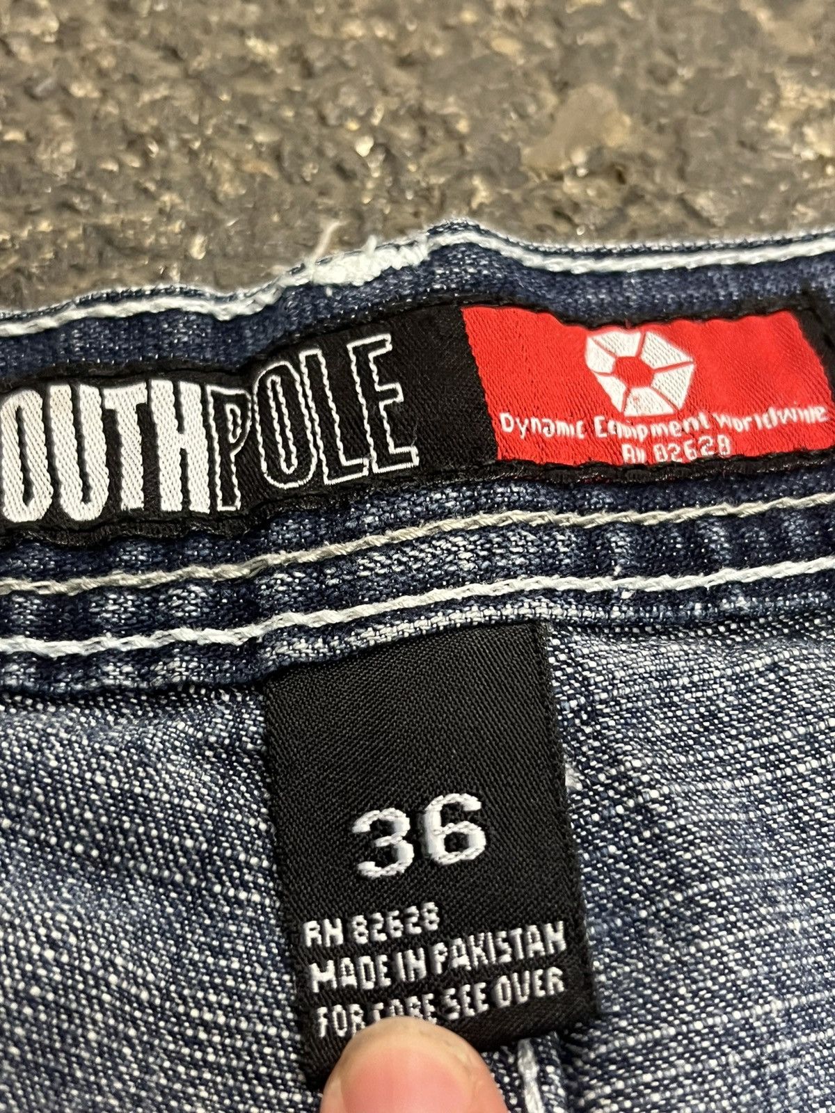 Southpole Baggy fit y2k Southpole red tab jorts hype rare skater Size US 34 / EU 50 - 8 Thumbnail