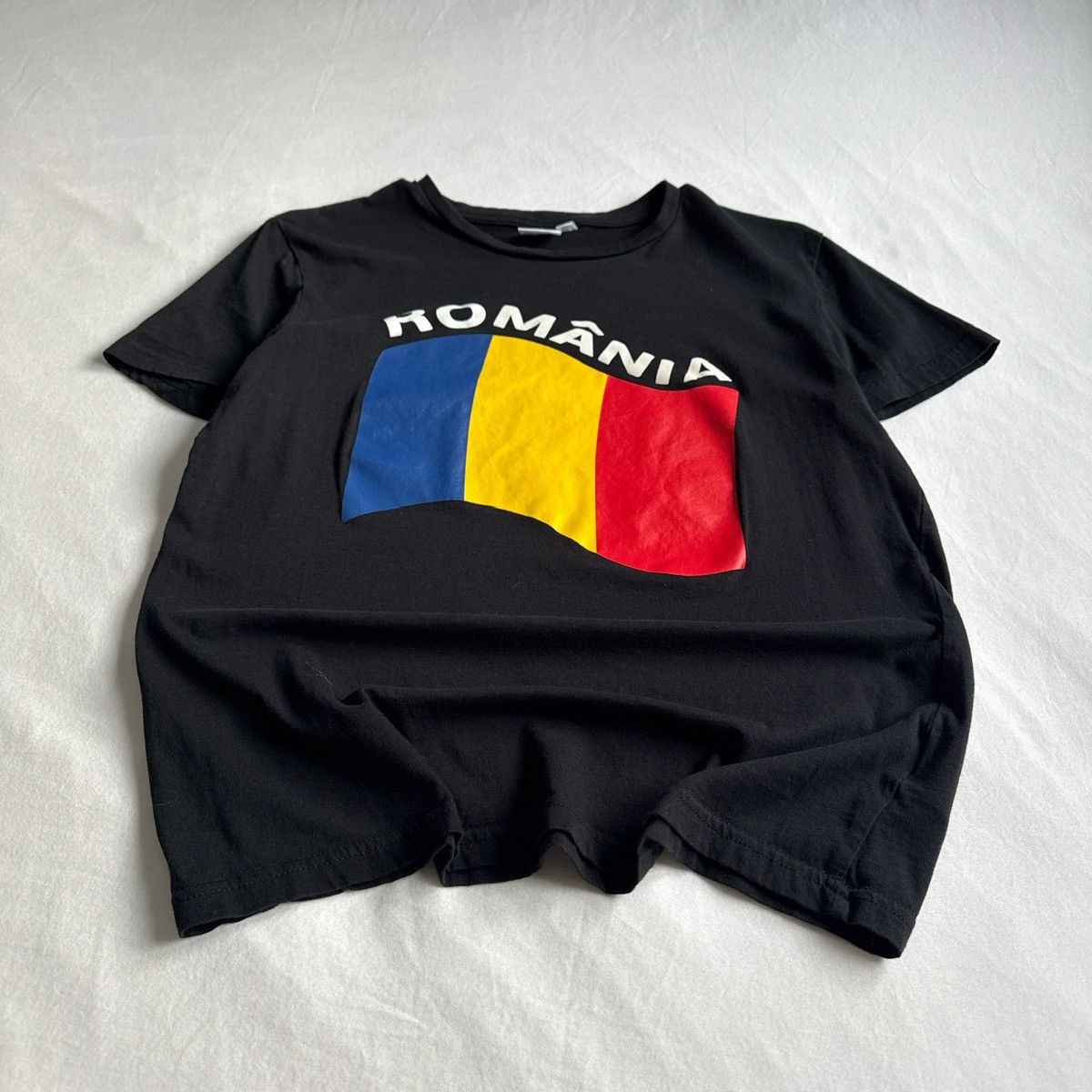 Vintage Vintage Y2K Romania Baby Tee T-Shirt Black Women’s Small S Size S / US 4 / IT 40 - 4 Thumbnail