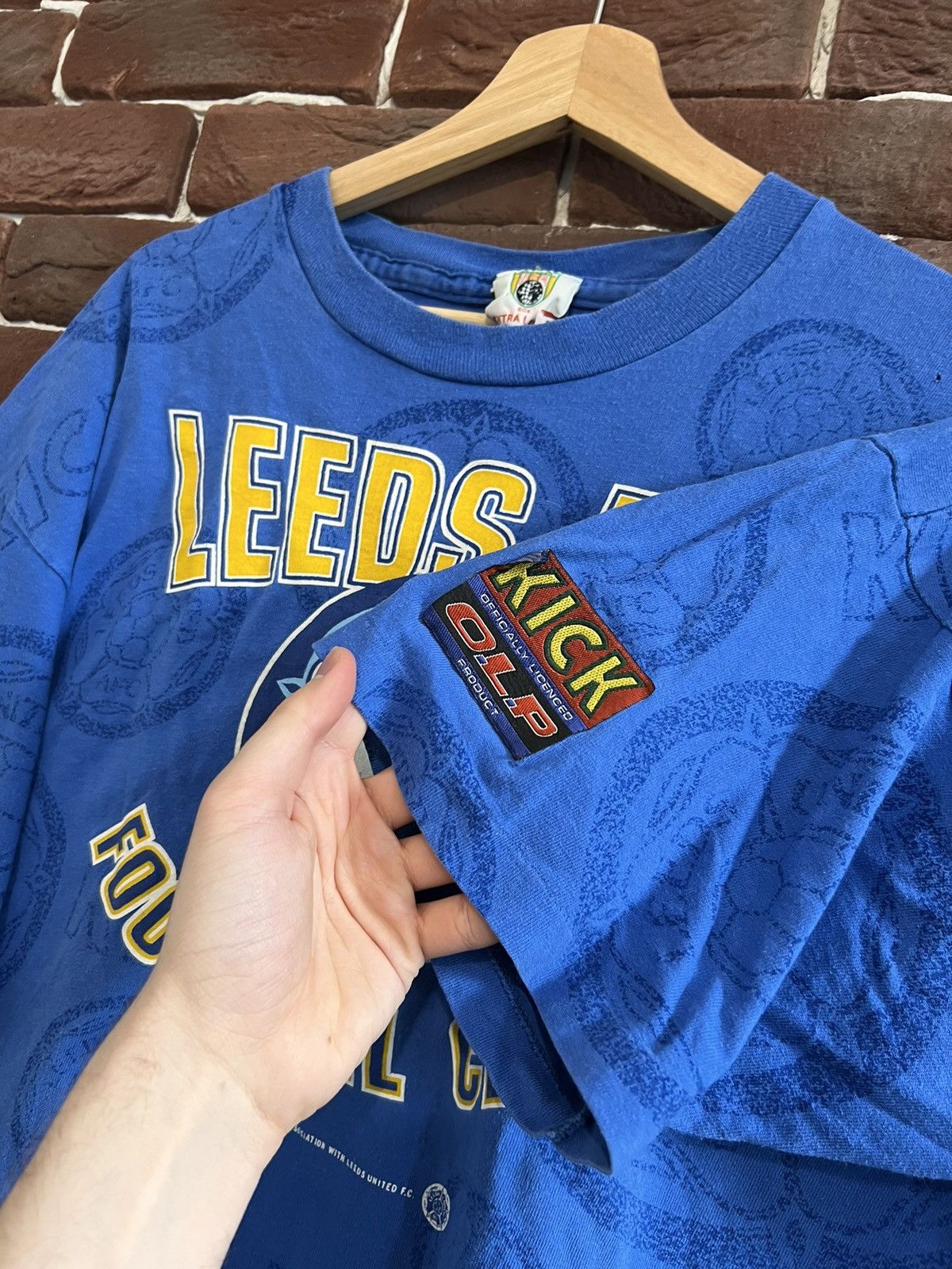 Vintage Very Rare 90s Leeds United Tshirt Vintage Kick Sportswear Size US XL / EU 56 / 4 - 5 Thumbnail