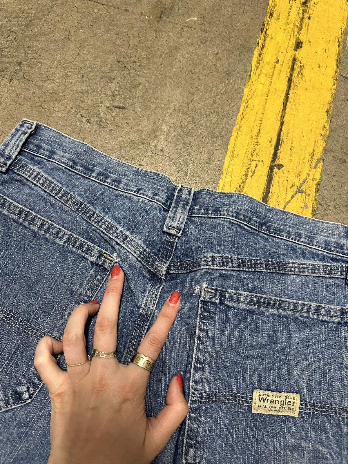 Vintage × Wrangler Y2K wrangler cargo jorts Size US 32 / EU 48 - 4 Thumbnail