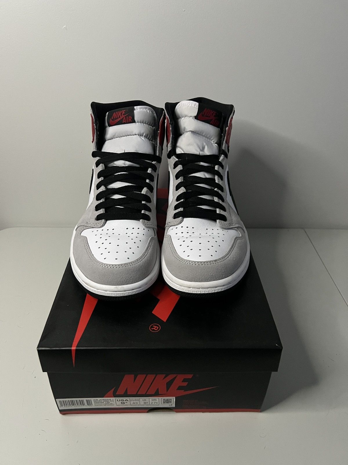 Jordan Brand Air Jordan 1 High ‘Smoke Grey’ Size US 9.5 / EU 42-43 - 3 Thumbnail
