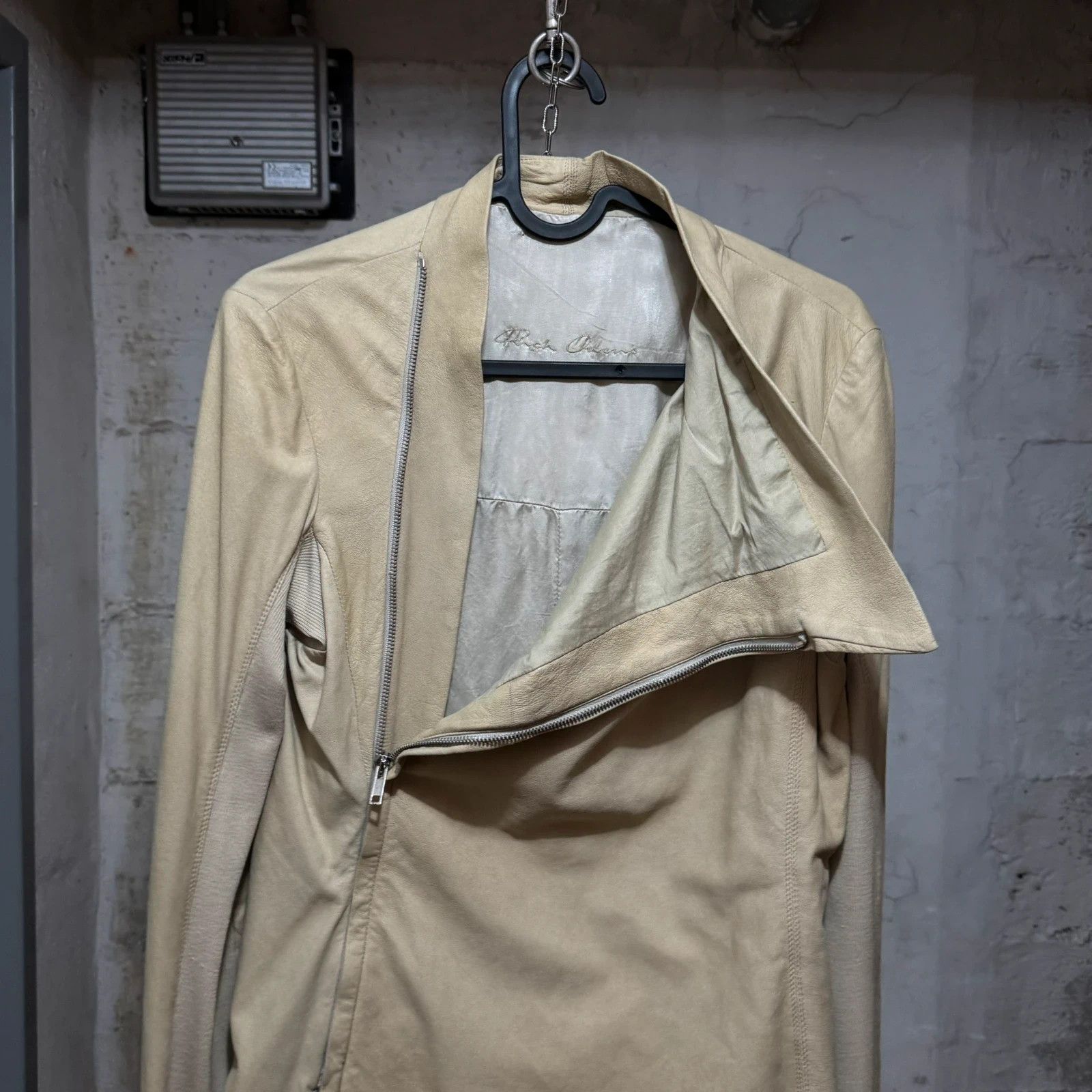 Rick Owens F/W 2010 Rick owens lamb skin side zip leather jacket Size M / US 6-8 / IT 42-44 - 2 Thumbnail