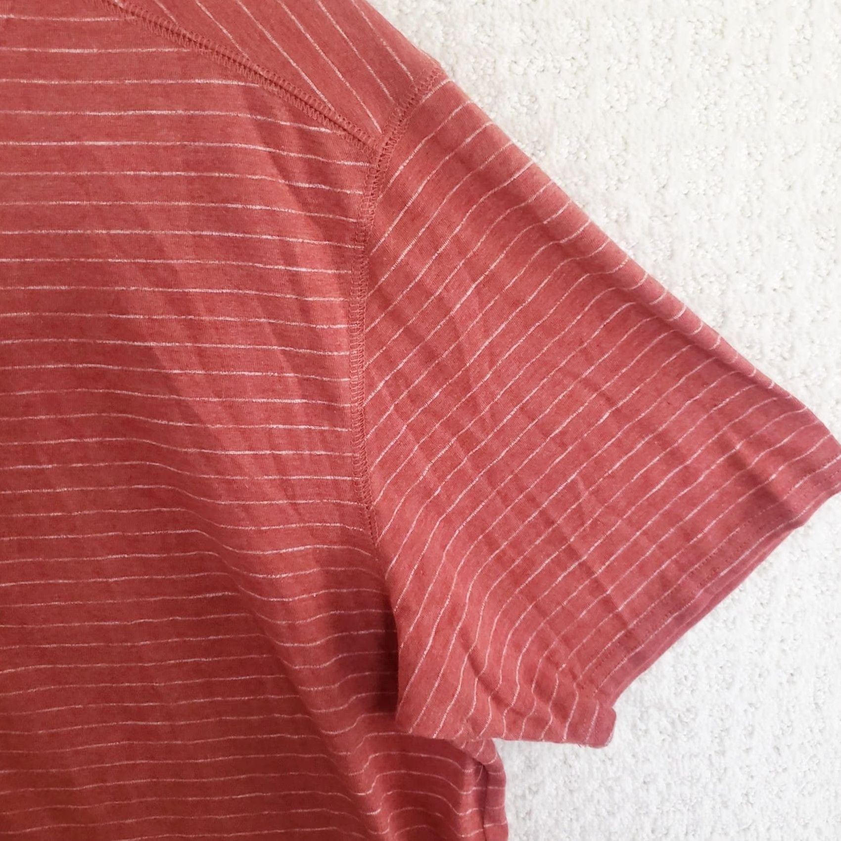 Eddie Bauer Eddie Bauer Men's Red Striped Pullover Crew Neck Short Sleeve Henley Tee Tall L Shirt Size US L / EU 52-54 / 3 - 5 Thumbnail