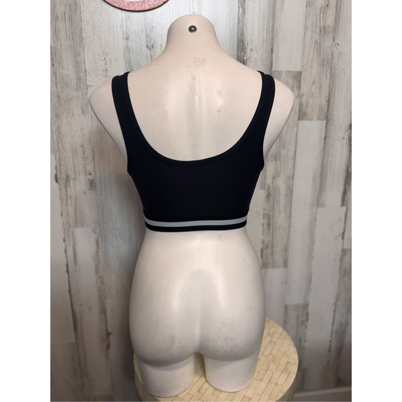 Other No Boundaries XS Black Babe Crop Tank Top Rose Graphic Size XS / US 0-2 / IT 36-38 - 6 Thumbnail