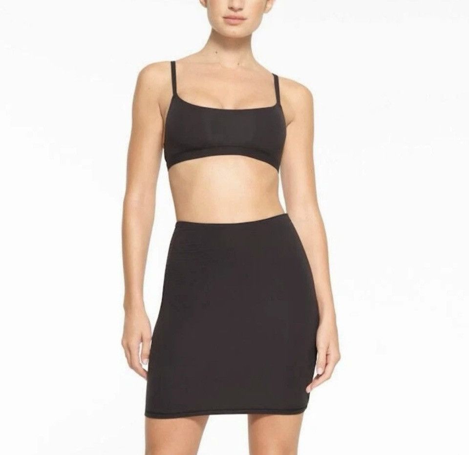 SKIMS NWT SKIMS Fits Everybody Mini Skirt Small Size 27" / US 4 / IT 40 - 1 Thumbnail