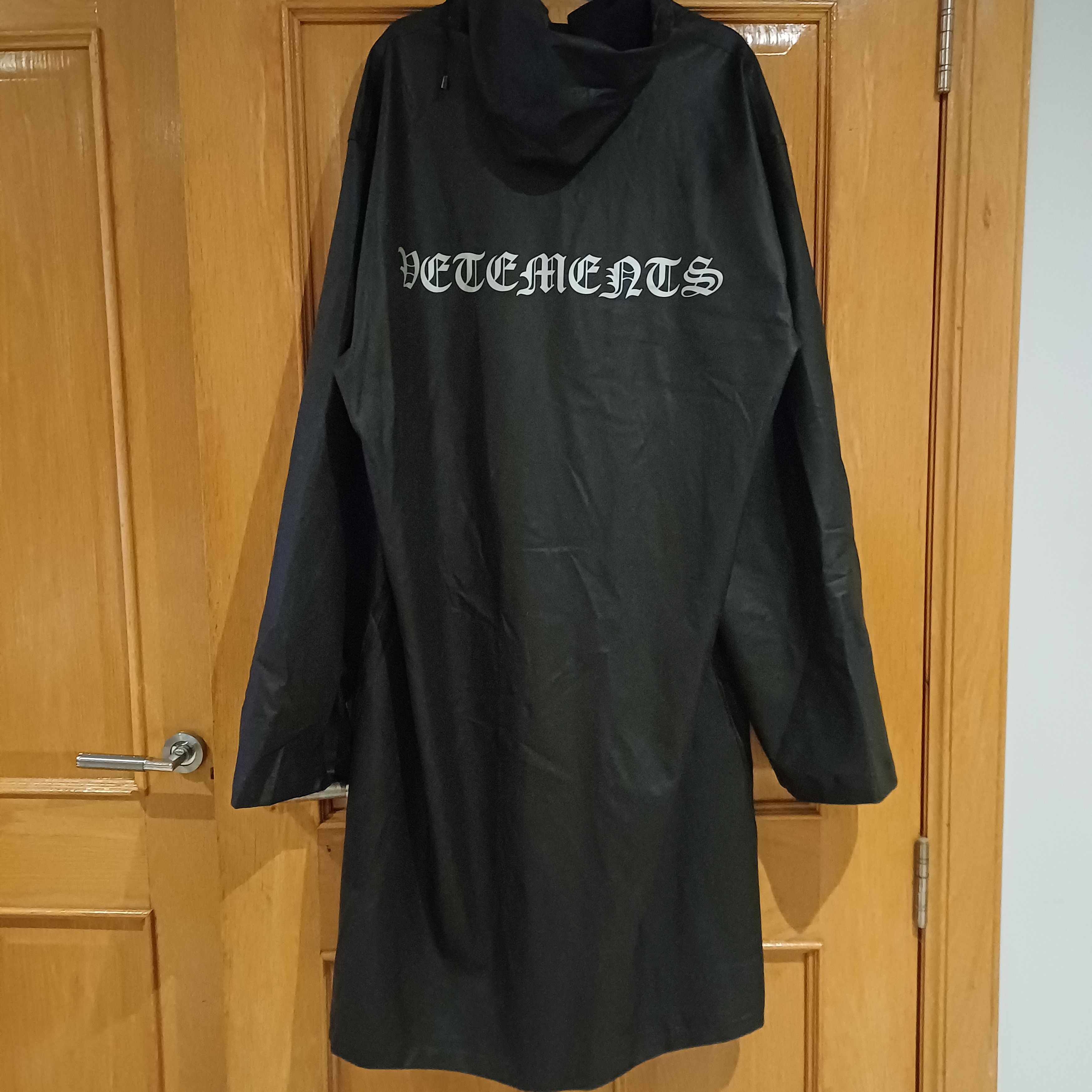 Vetements Vetements Gothic Raincoat Size US L / EU 52-54 / 3 - 1 Thumbnail