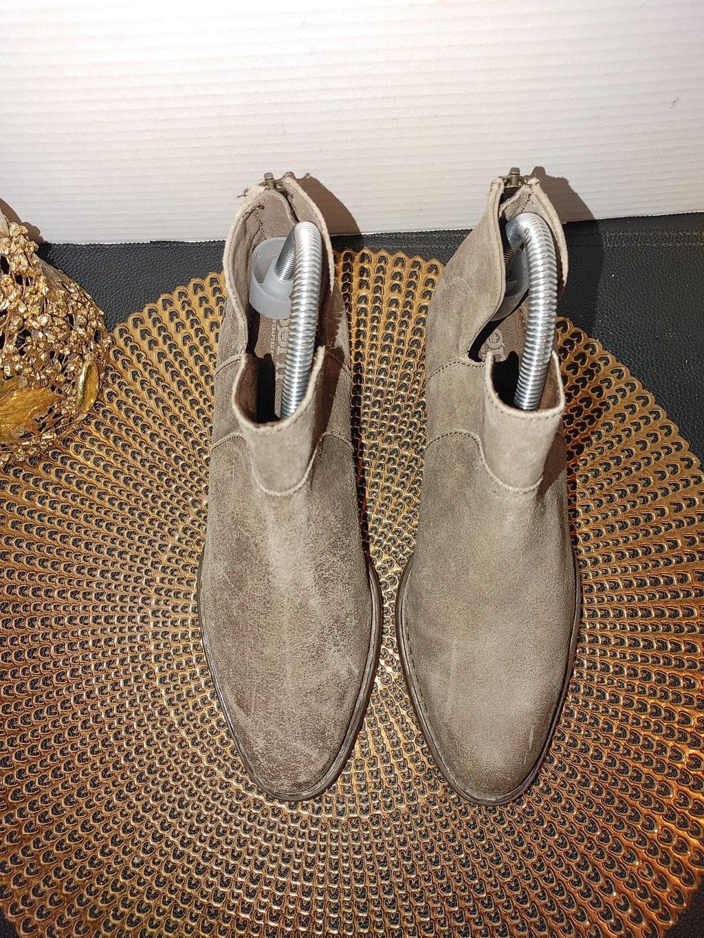 Born Born Kerri Suede Ankle Booties Size 8M Size US 8 / IT 38 - 3 Thumbnail