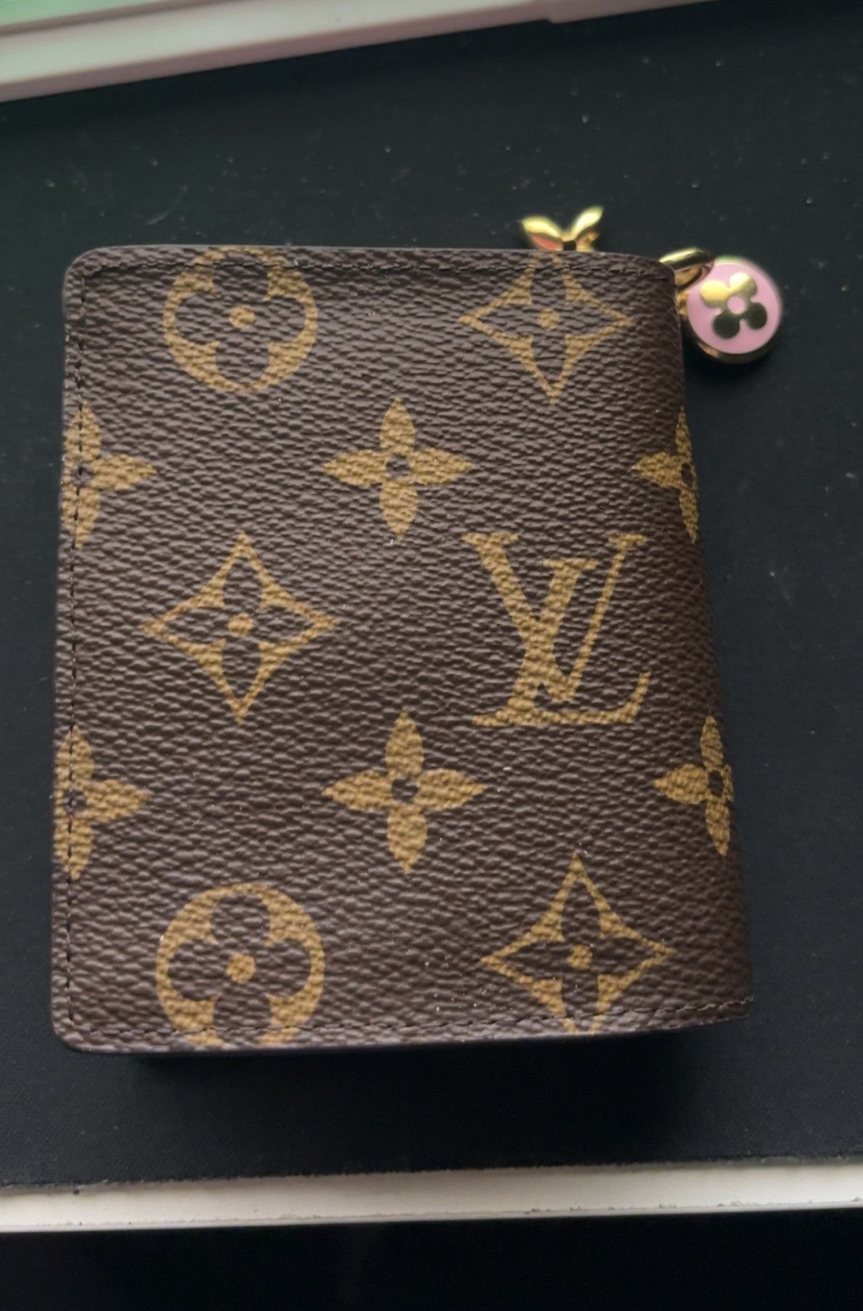 Louis Vuitton Louis Vuitton Charms Wallet Size ONE SIZE - 6 Thumbnail