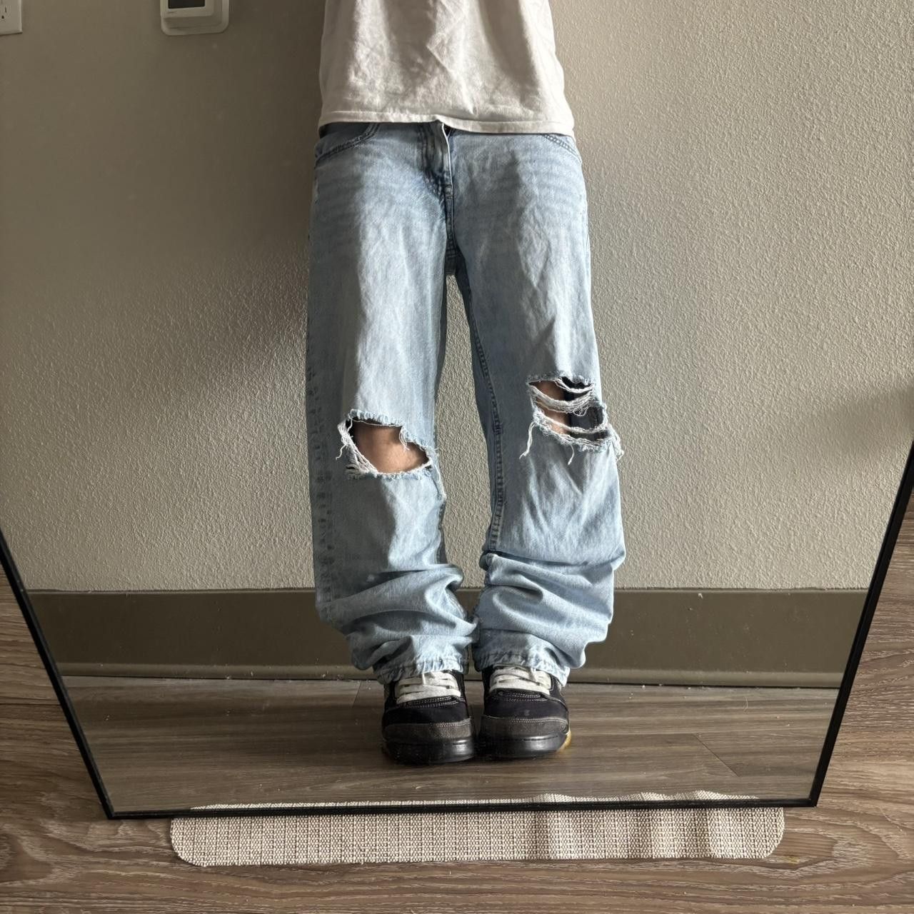 Aeropostale Crazy Vintage Y2K/2000s Aeropostale Light Wash Low Rise Baggy Denim Jeans! 33x31 Size US 33 - 1 Thumbnail