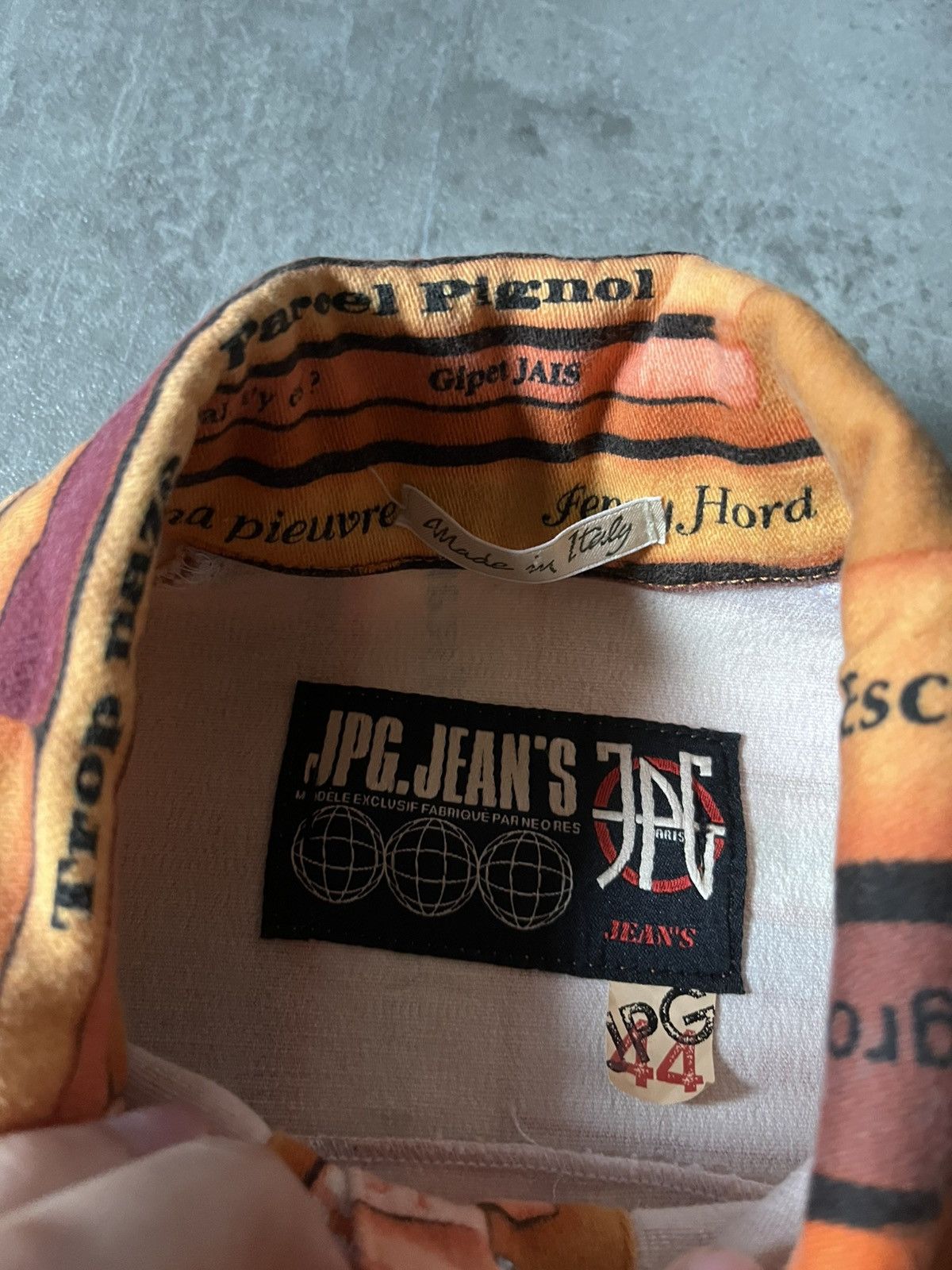 Jean Paul Gaultier Jean Paul Gaultier Bookshelf all over print button up Size US S / EU 44-46 / 1 - 9 Thumbnail