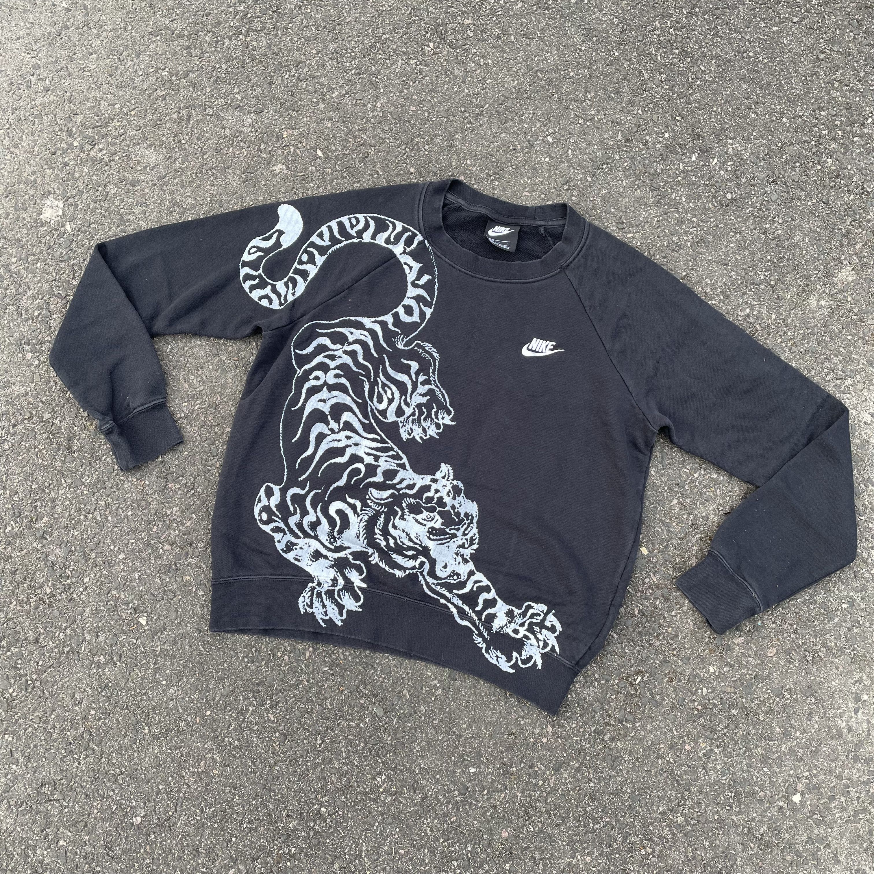 Nike Custom Nike Tiger Sweatshirt Black Crewneck opium Grunge Size US S / EU 44-46 / 1 - 1 Thumbnail