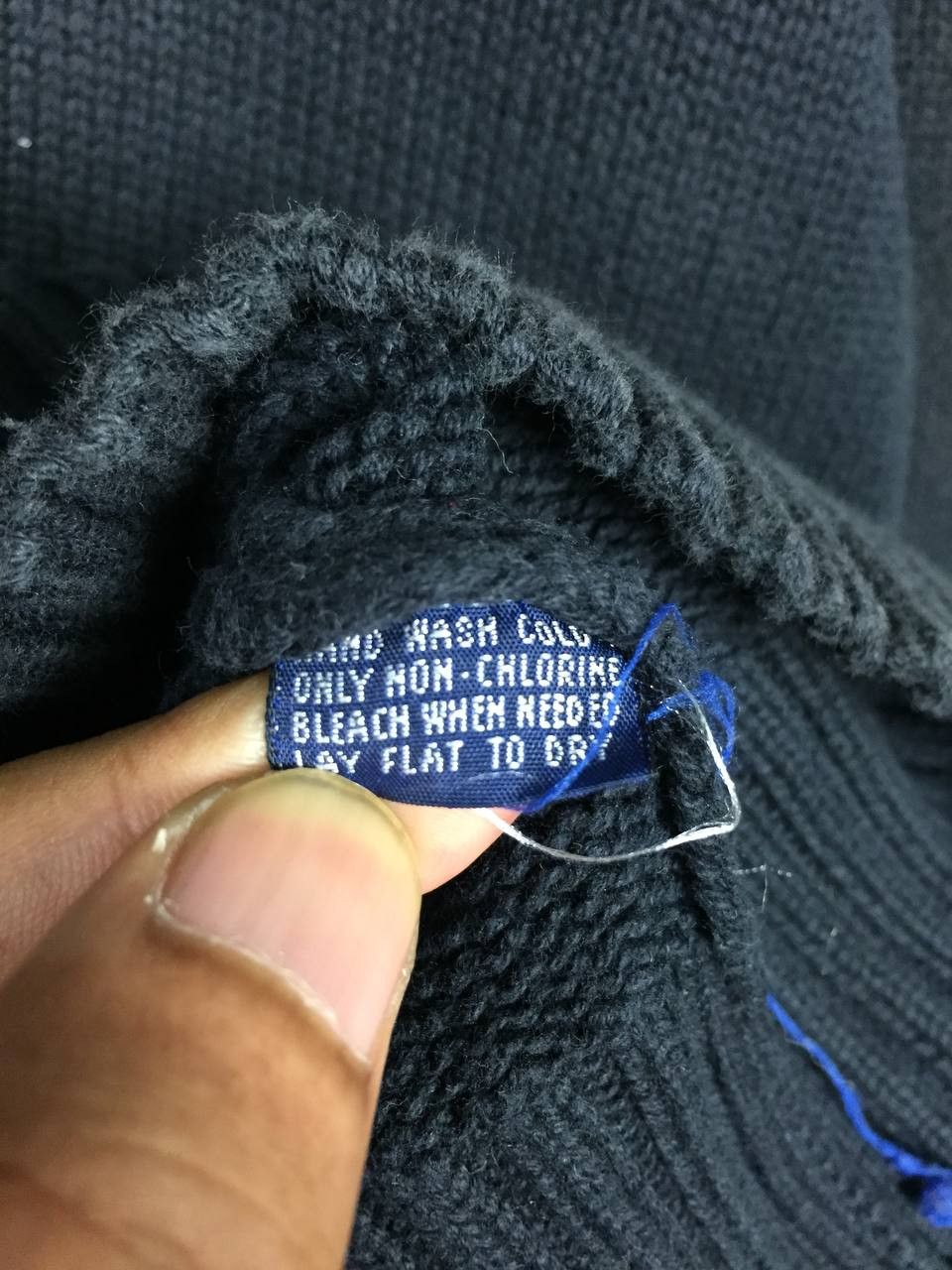 Polo Ralph Lauren Vtg Polo Ralph Lauren Cropped Fit V-Neck Knit Sweater Size US M / EU 48-50 / 2 - 13 Thumbnail