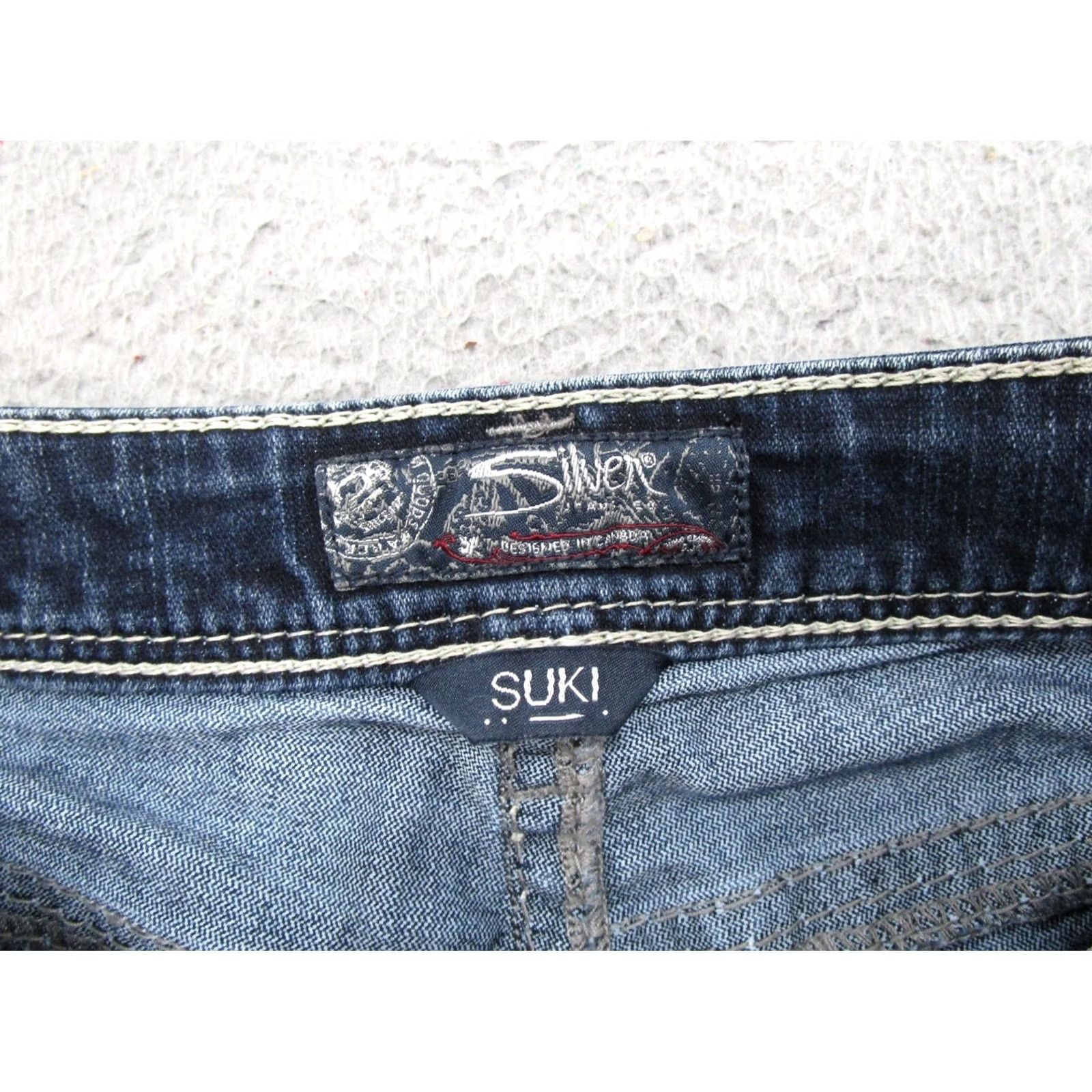 Silver Jeans Co. VINTAGE Silver Jeans Suki Capri Jeans Women 28 Dark Wash Stretch Denim Blue 90s Mens Womens Girls Size 28" / US 6 / IT 42 - 4 Thumbnail