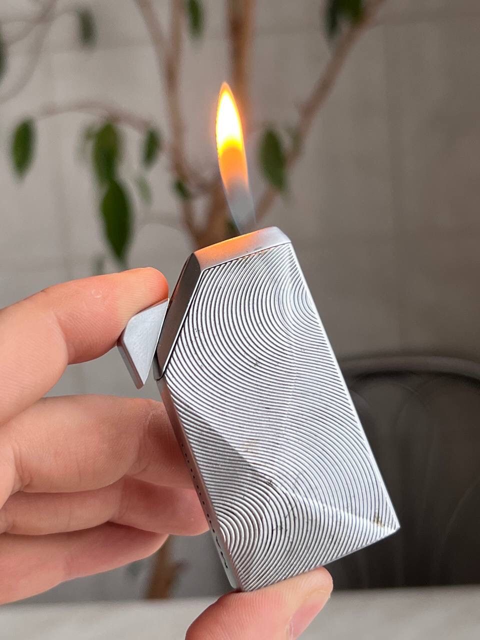 Y2K ELEGANCE MARLBORO FUTURISTIC METAL PUNK ROCK LIGHTER