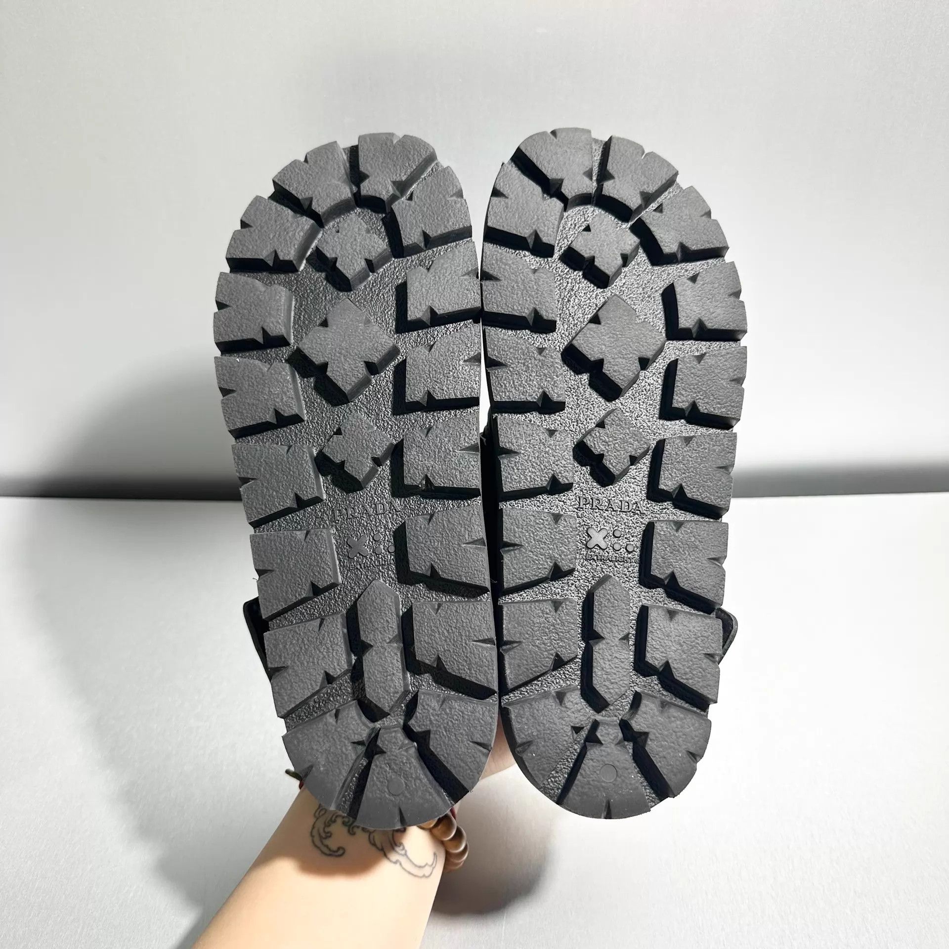 Prada Prada black velcro beach sandals EU 38 Size US 7.5 / IT 37.5 - 7 Thumbnail