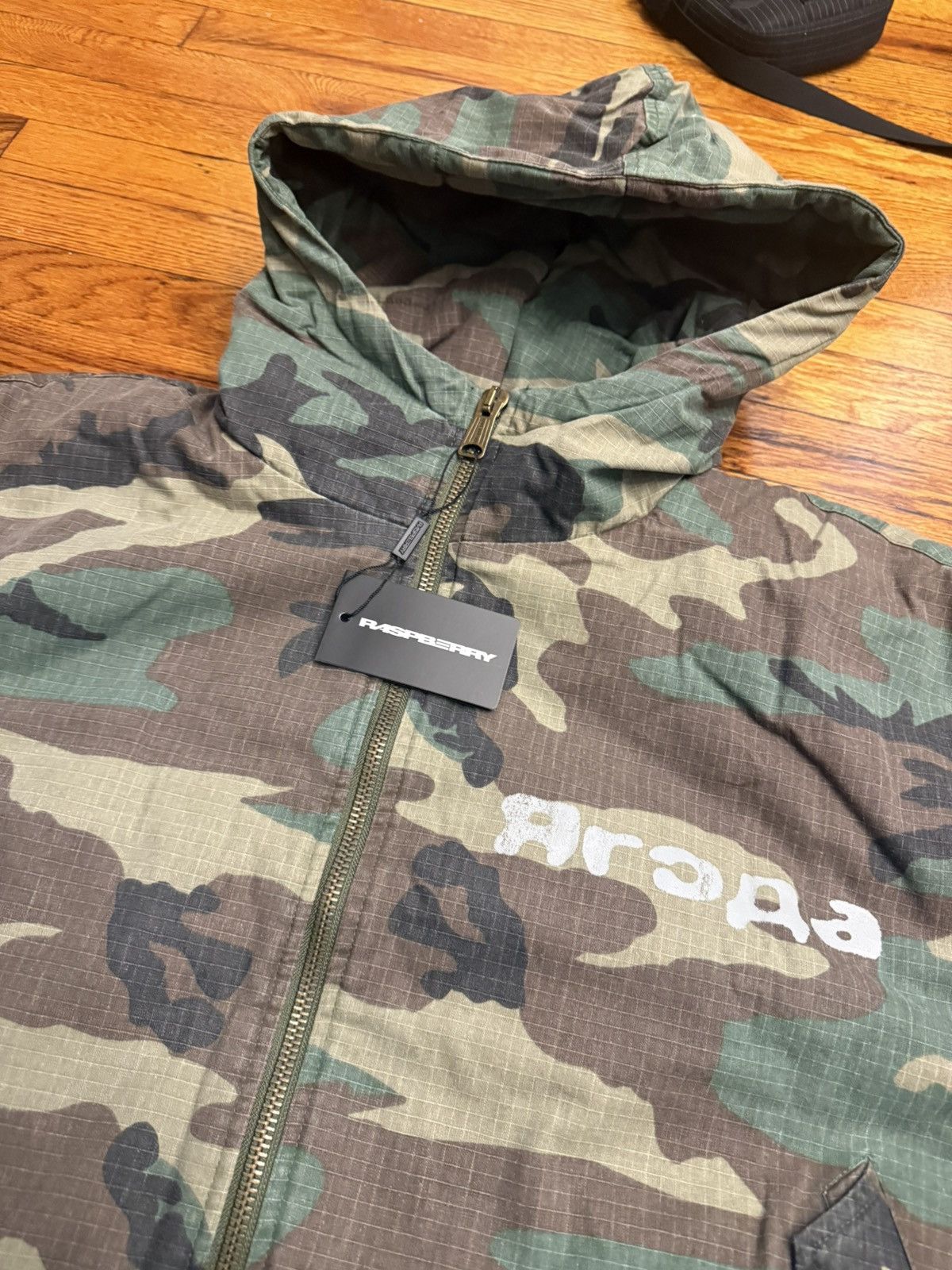 The GV Gallery GV Gallery New Castle Camo Jacket Size Medium Size US L / EU 52-54 / 3 - 4 Thumbnail