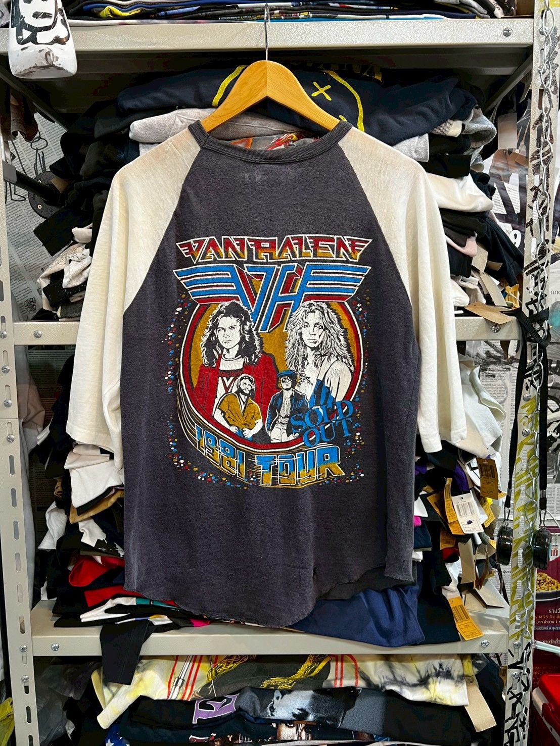 Band Tees Van Halen fair warning 1981’s Size US L / EU 52-54 / 3 - 6 Thumbnail