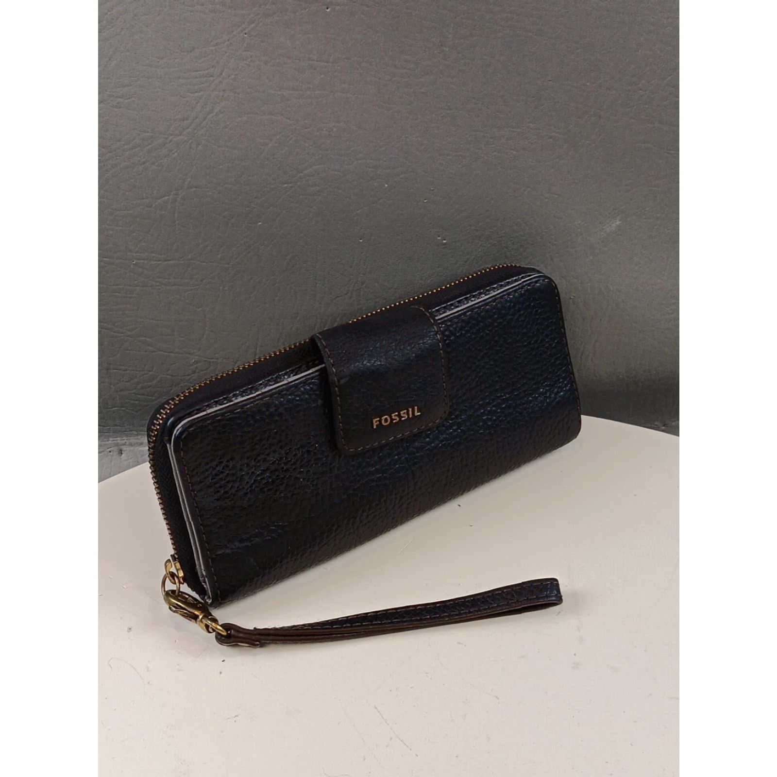 Fossil FOSSIL Wallet Zip-Around Black Pebble Leather L Wallet Wristlet Clutch ID Window Card Slots Retractable Strap Gold-Tone Hardware Women Size ONE SIZE - 2 Thumbnail