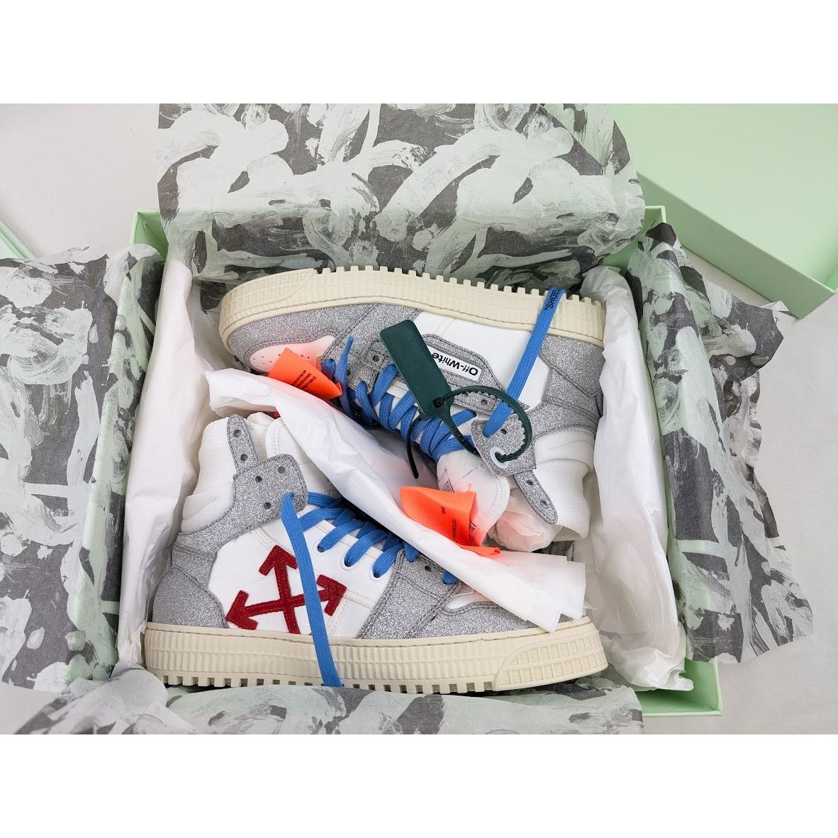 Off-White o1rshd1 3.0 Off Court Special Glitter Hi Top Sneakers Size US 8 / IT 38 - 22 Thumbnail