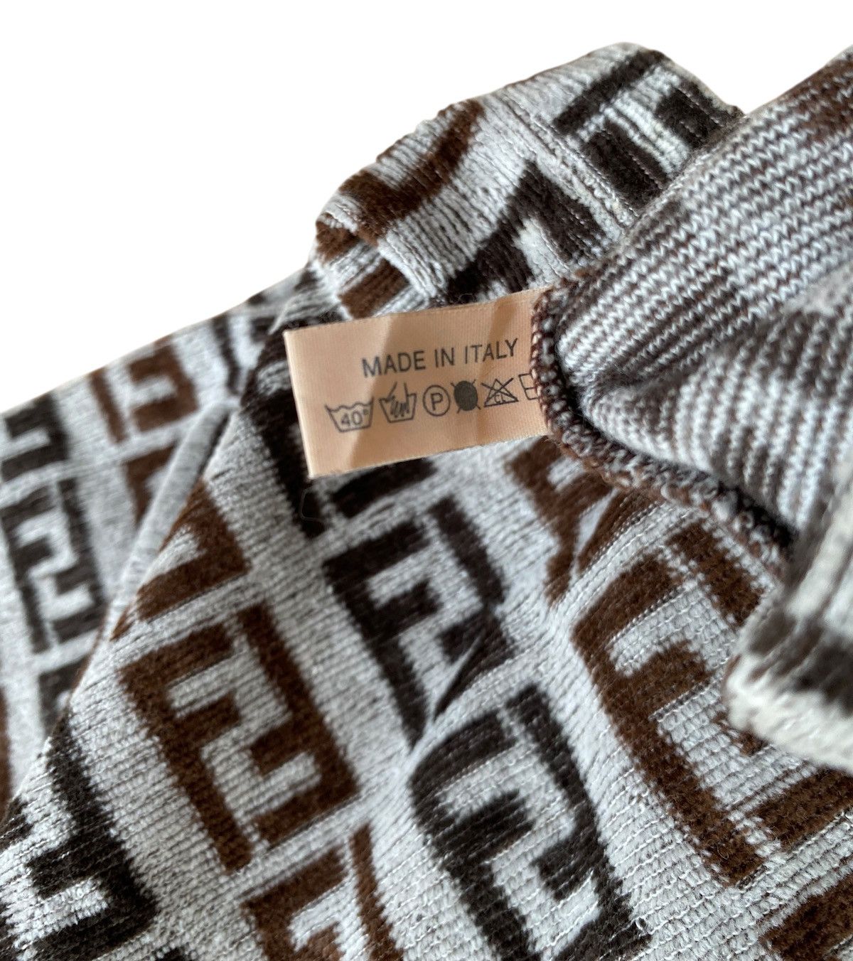 Fendi Very Rare Vintage Brand Fendi Full Print Polos 1990s Size US M / EU 48-50 / 2 - 6 Thumbnail