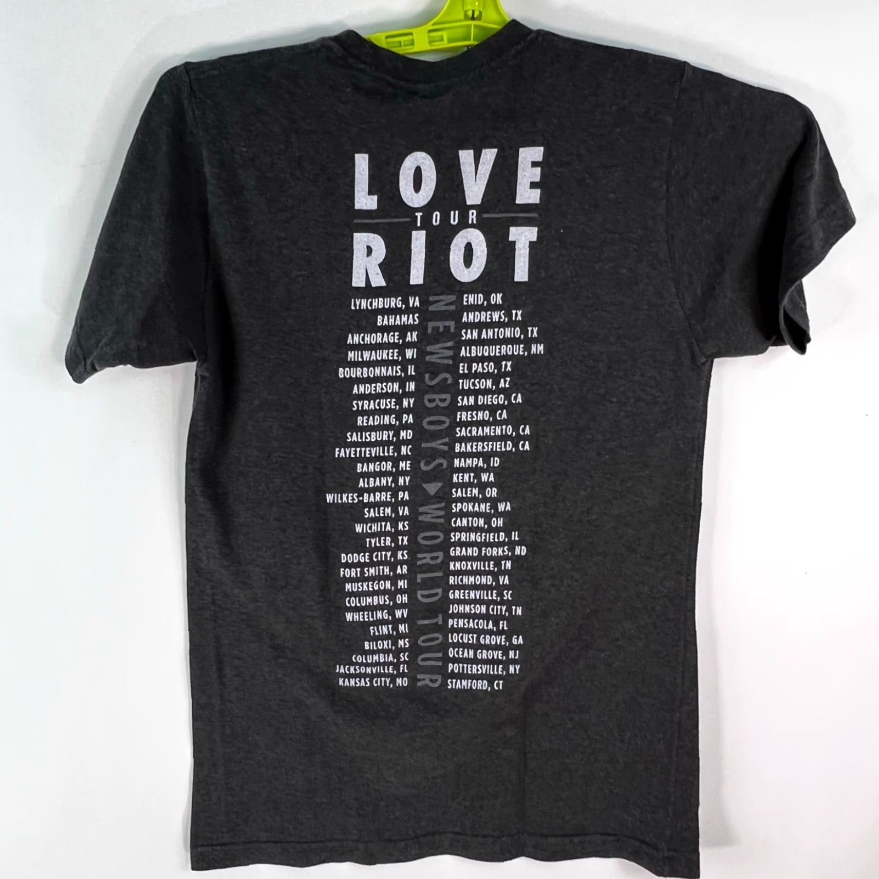 Vintage VINTAGE News Boys Love Riot Men's 2017 World Tour Graphic Print Black T-Shirt Size S Size US S / EU 44-46 / 1 - 3 Thumbnail