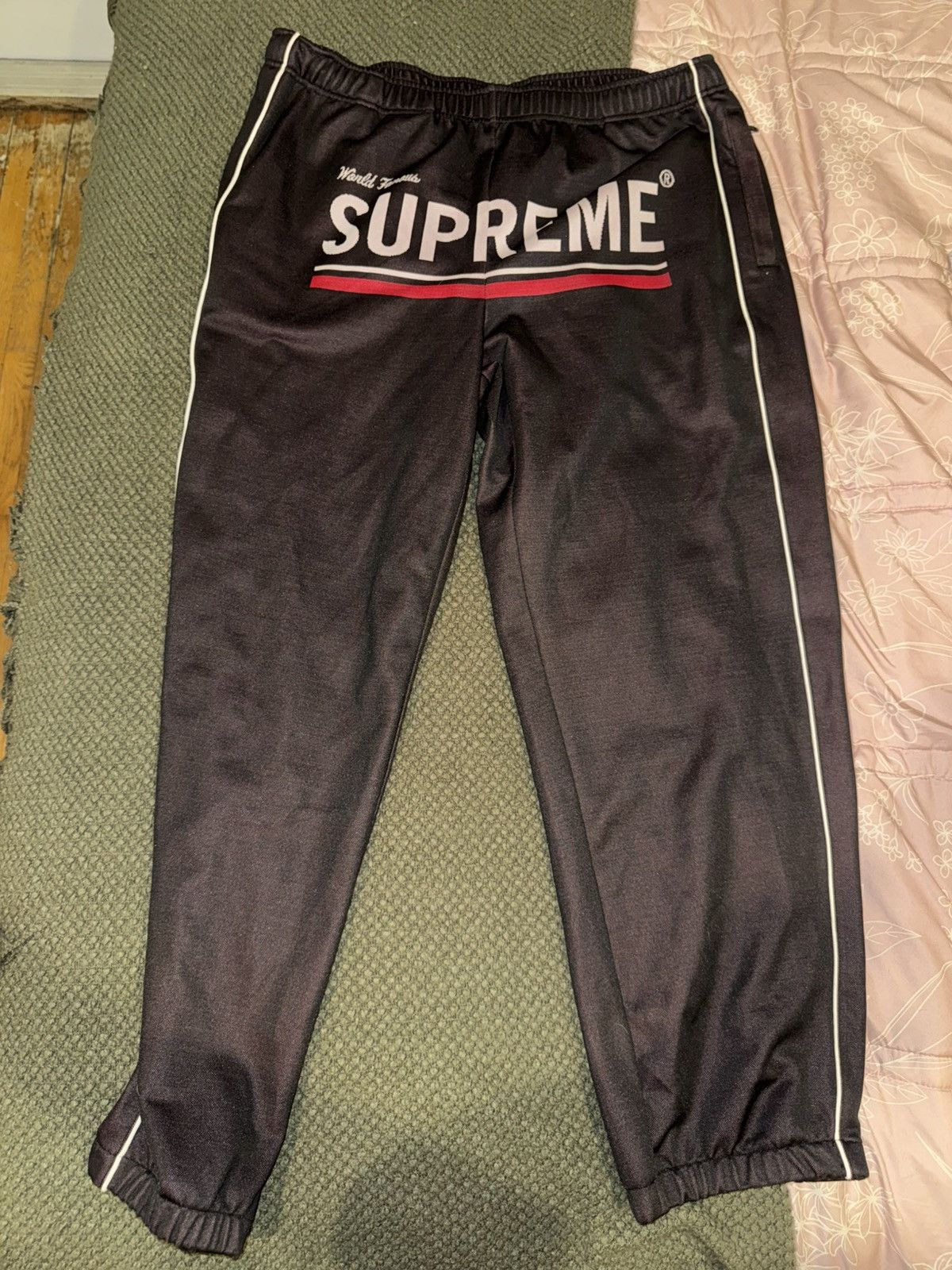 Supreme supreme world famous jacquard track pants Size US 36 / EU 52 - 1 Thumbnail