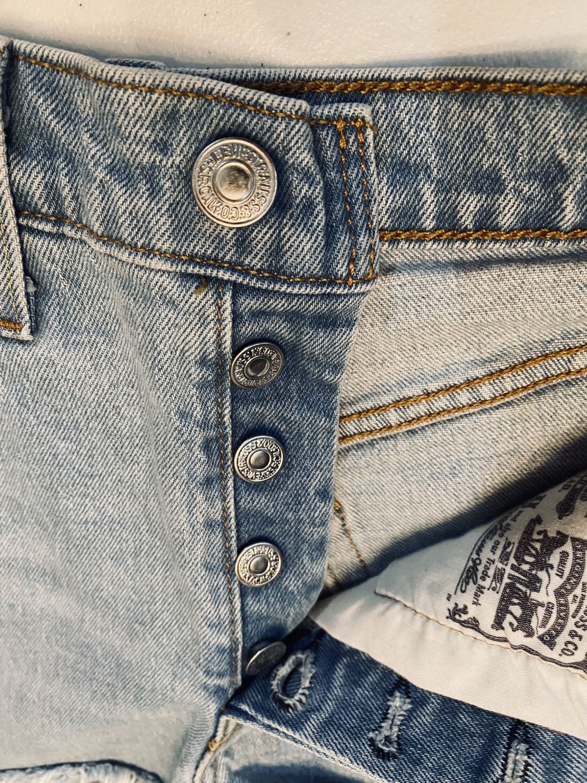 Levi's Levi's Spellout Logo Side Ribbon 501 High Rise Cut Offs 25 Size 25" / US 0 / IT 36 - 7 Thumbnail