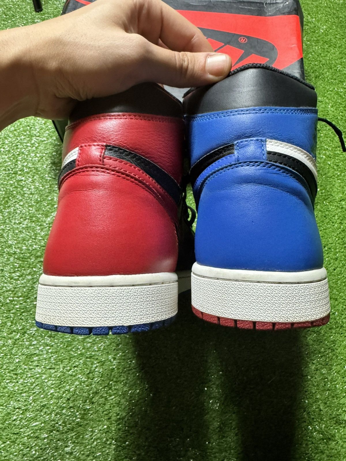 Jordan Brand Air Jordan 1 Retro High OG ‘Top 3’ Size 10.5 Size US 10.5 / EU 43-44 - 4 Thumbnail