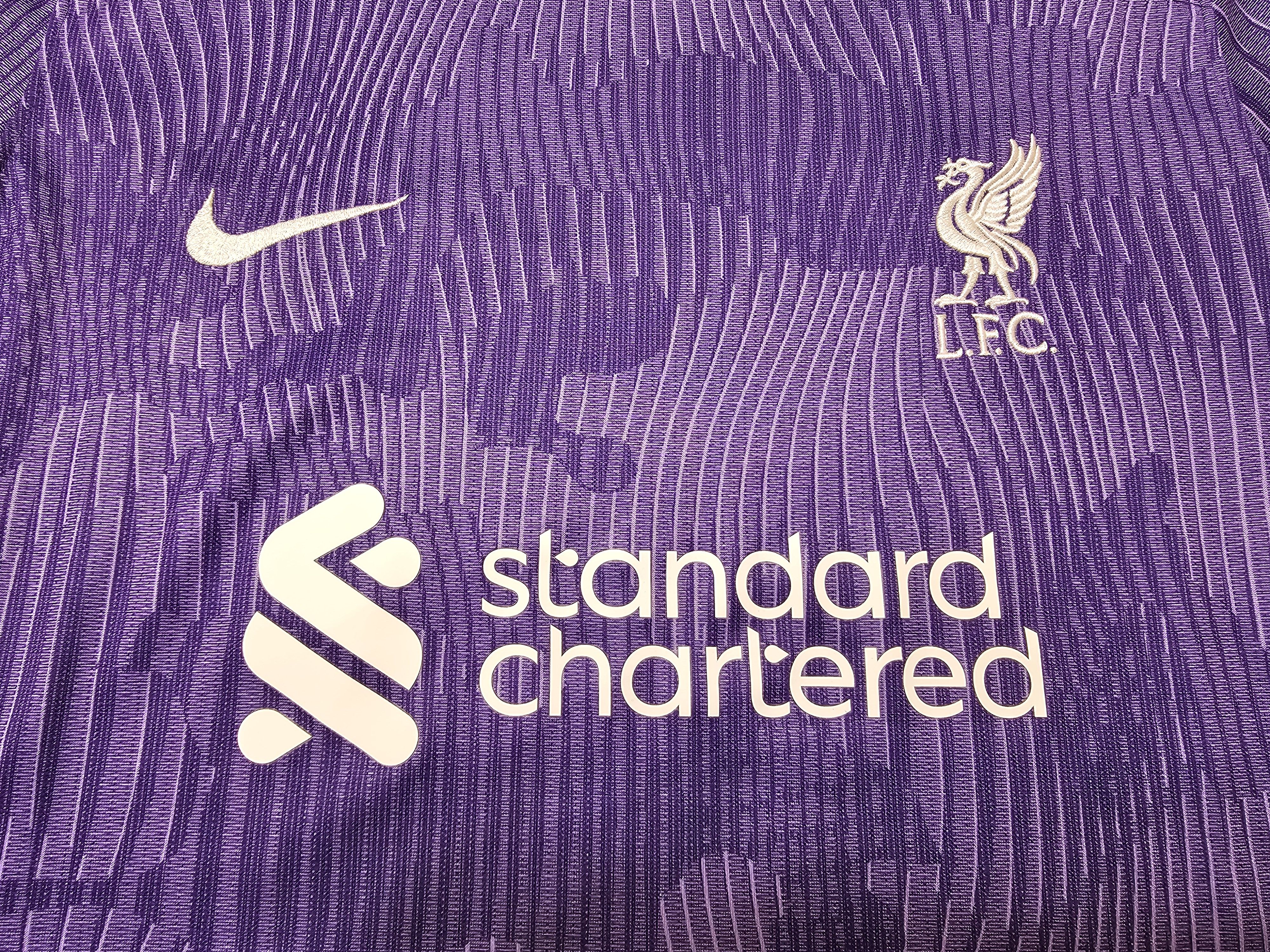 Nike LIVERPOOL 2023 2024 THIRD WOMEN FOOTBALL SHIRT SOCCER JERSEY Size M / US 6-8 / IT 42-44 - 3 Thumbnail