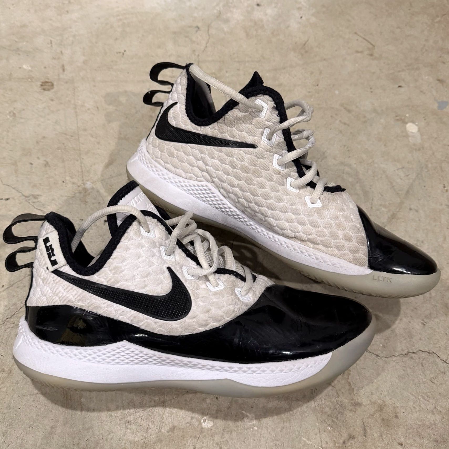 Nike Nike LeBron Witness 3 Premium Concord Sneaker Men Size 8.5 White/Oxygen Purple/Black Size ONE SIZE - 2 Thumbnail