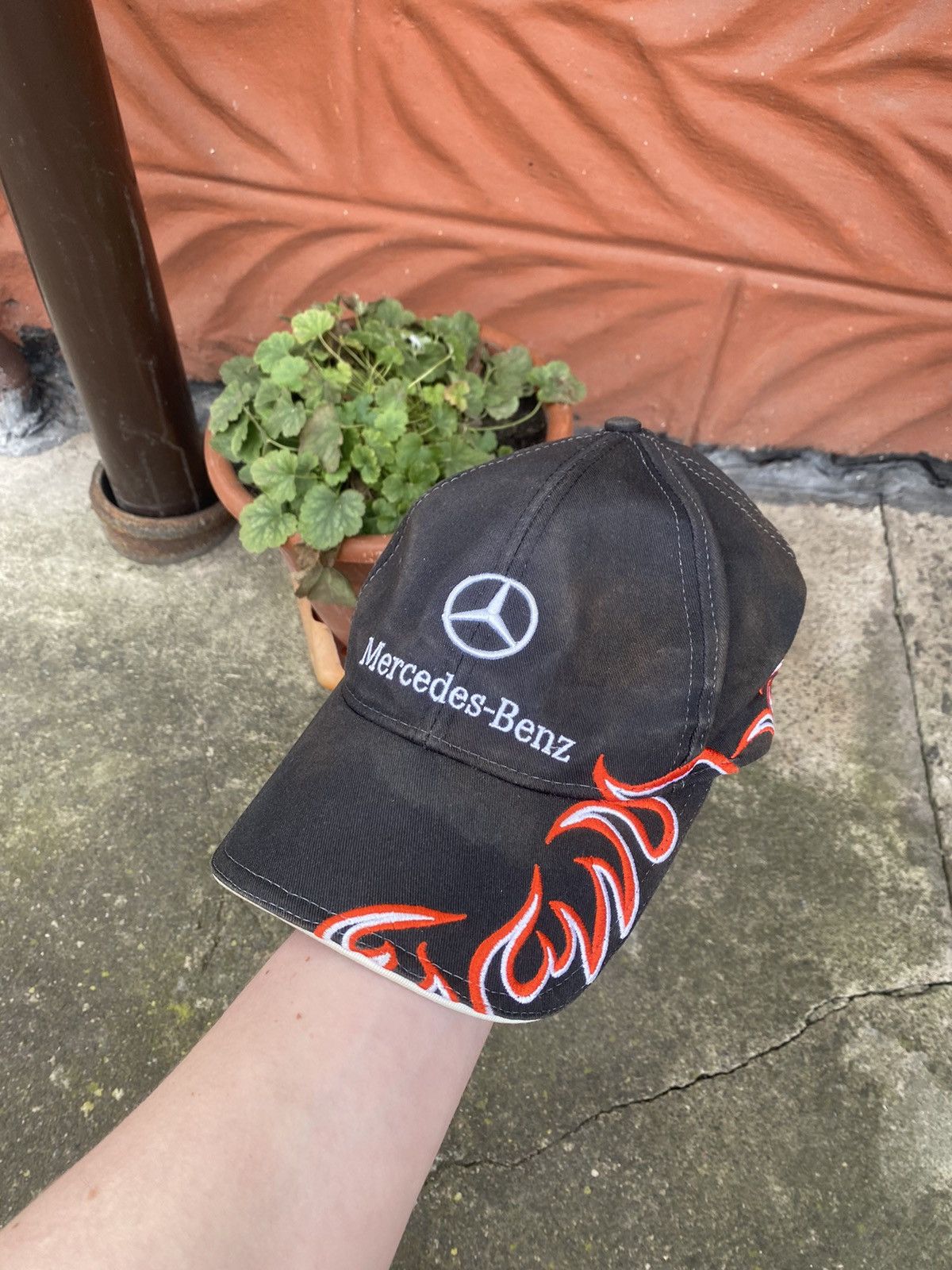 Mercedes-Benz VINTAGE MERCEDES BENZ JAPANESSE FLAME FADED CAP ONE SIZE Size ONE SIZE - 1 Thumbnail