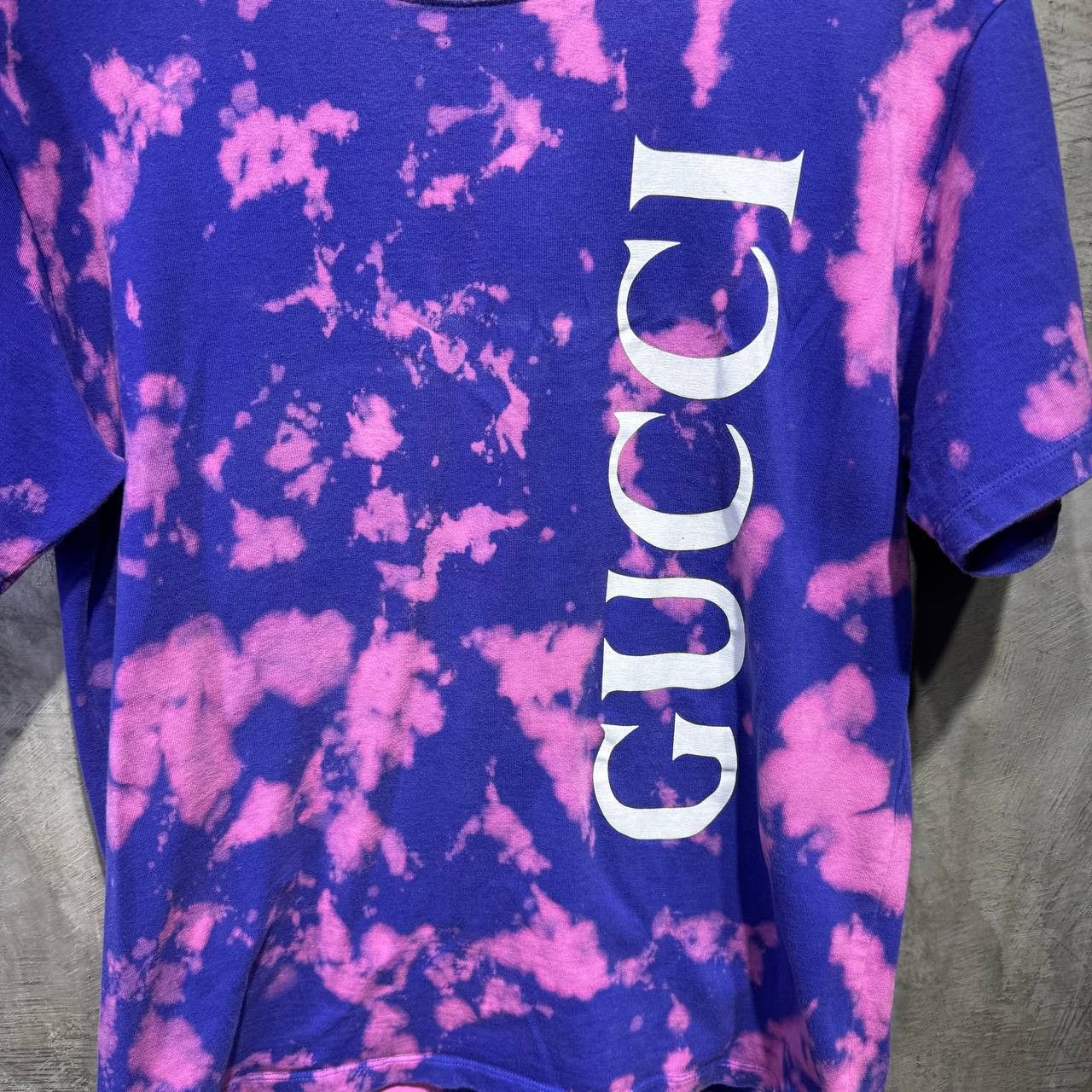 Gucci Gucci Vertical logo spell out tie dye tee Size US M / EU 48-50 / 2 - 2 Thumbnail