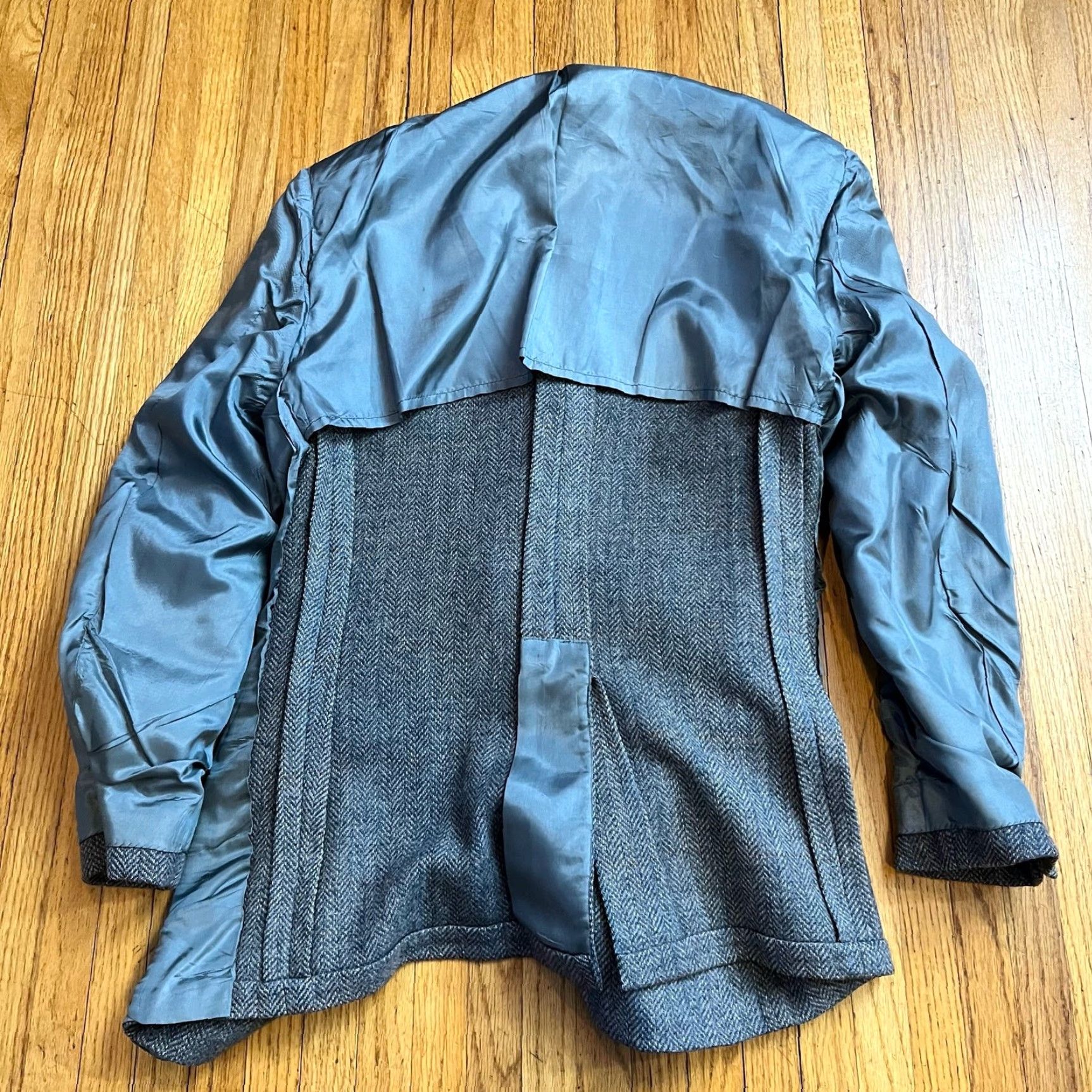 Vintage VINTAGE Boundary Waters Milnburn Tweed Blazer Mens 38 Sport Coat Gray Regular Coat Mens 38 Gr ay Boundry Water Vintage Size 38R - 5 Thumbnail