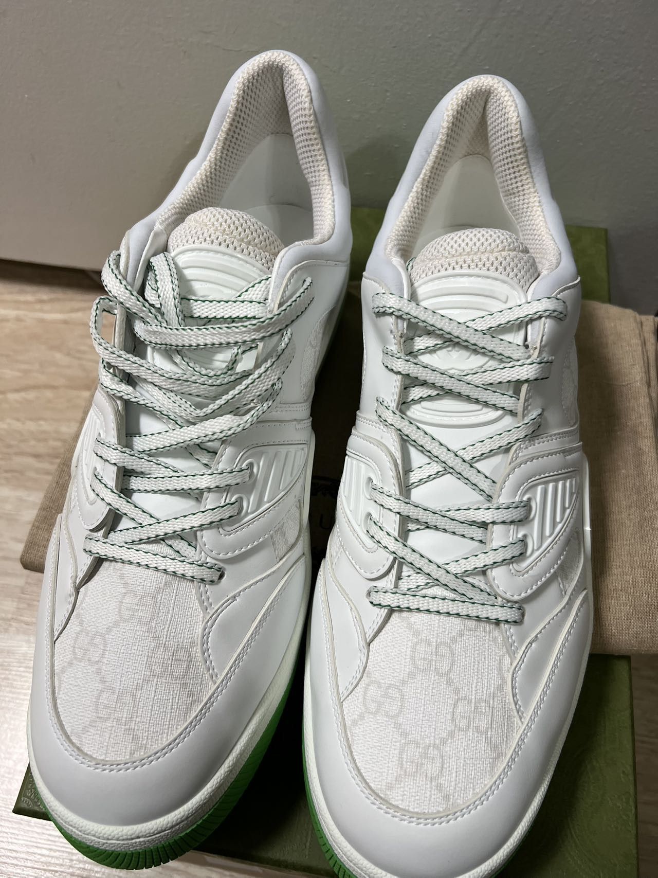 Gucci MEN Gucci Basket Low White Demetra Green Size US 12 / EU 45 - 1 Thumbnail