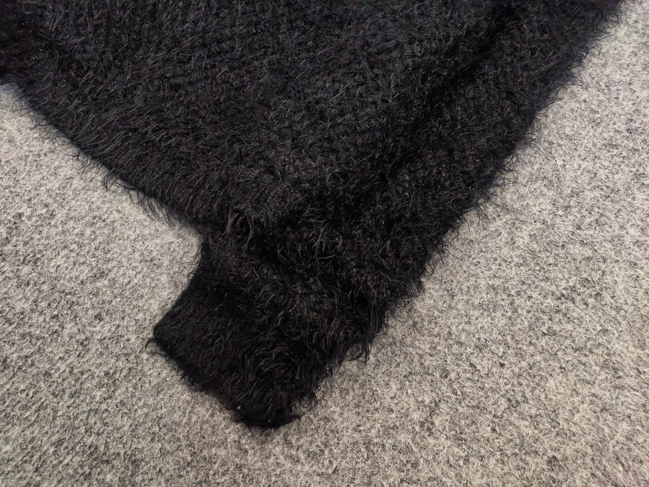 Japanese Brand Vintage Japanese Black Mohair Style Fuzzy Sweater Y2K Hype Size US S / EU 44-46 / 1 - 5 Thumbnail