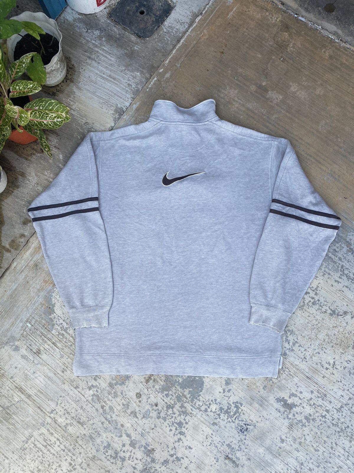Nike Distressed Vintage Y2K Nike pullover big swoosh sweatshirt Size US XXL / EU 58 / 5 - 2 Thumbnail