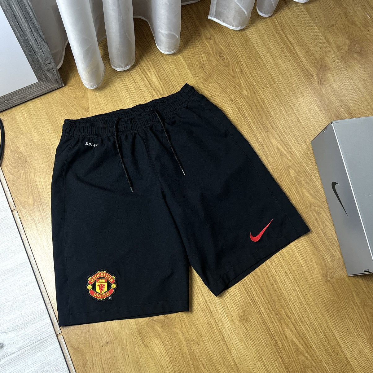 Nike Manchester United 2014/2015 shorts Nike Size US 30 / EU 46 - 1 Thumbnail