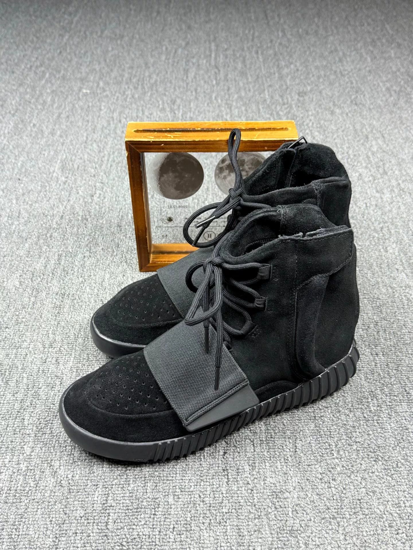 adidas gazelle silver green womens Adidas Yeezy Boost 750 Triple Black  Justin Reed