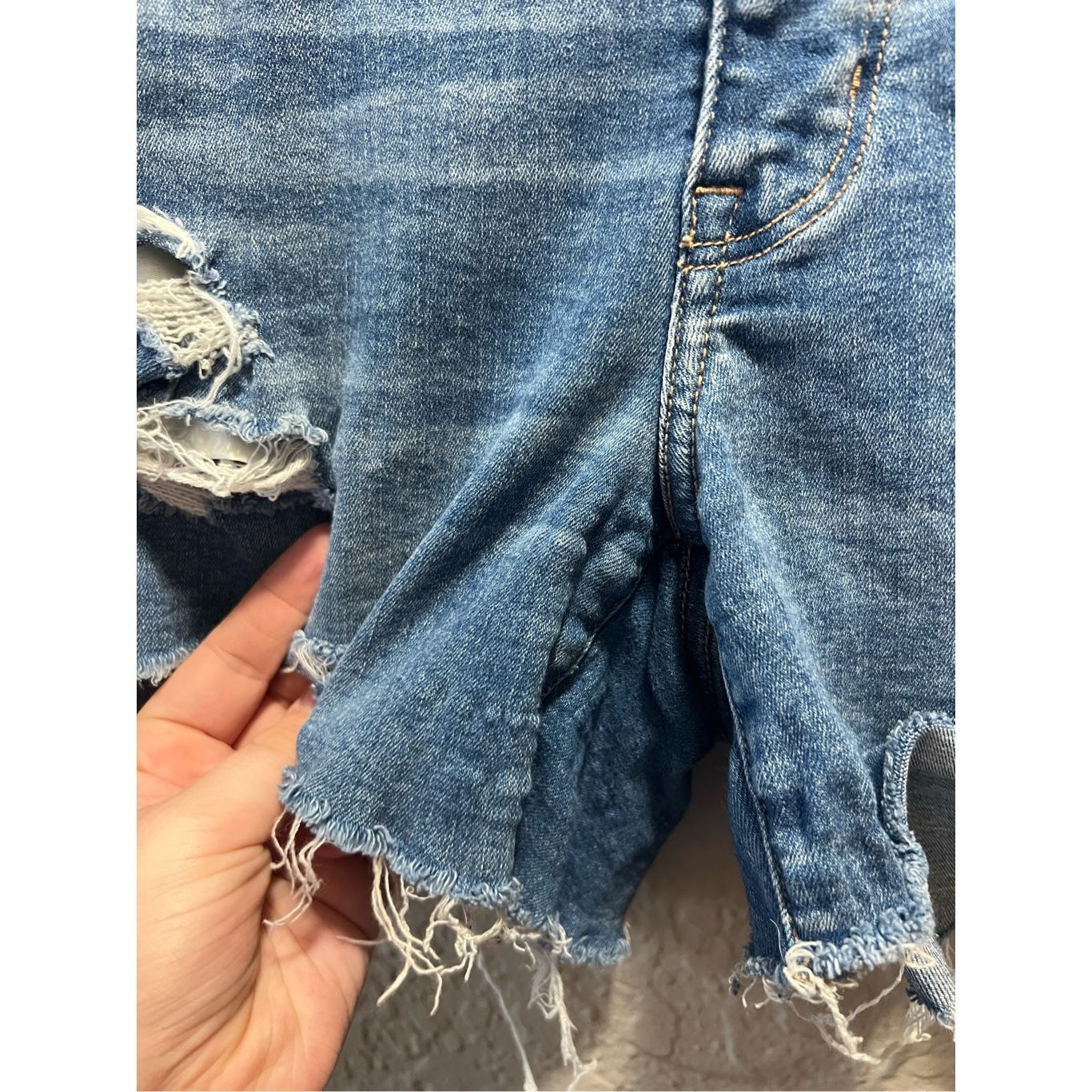 American Eagle Outfitters American Eagle Next Level Stretch Distressed Midi Shorts Wom Size 34" / US 12 / IT 48 - 4 Thumbnail