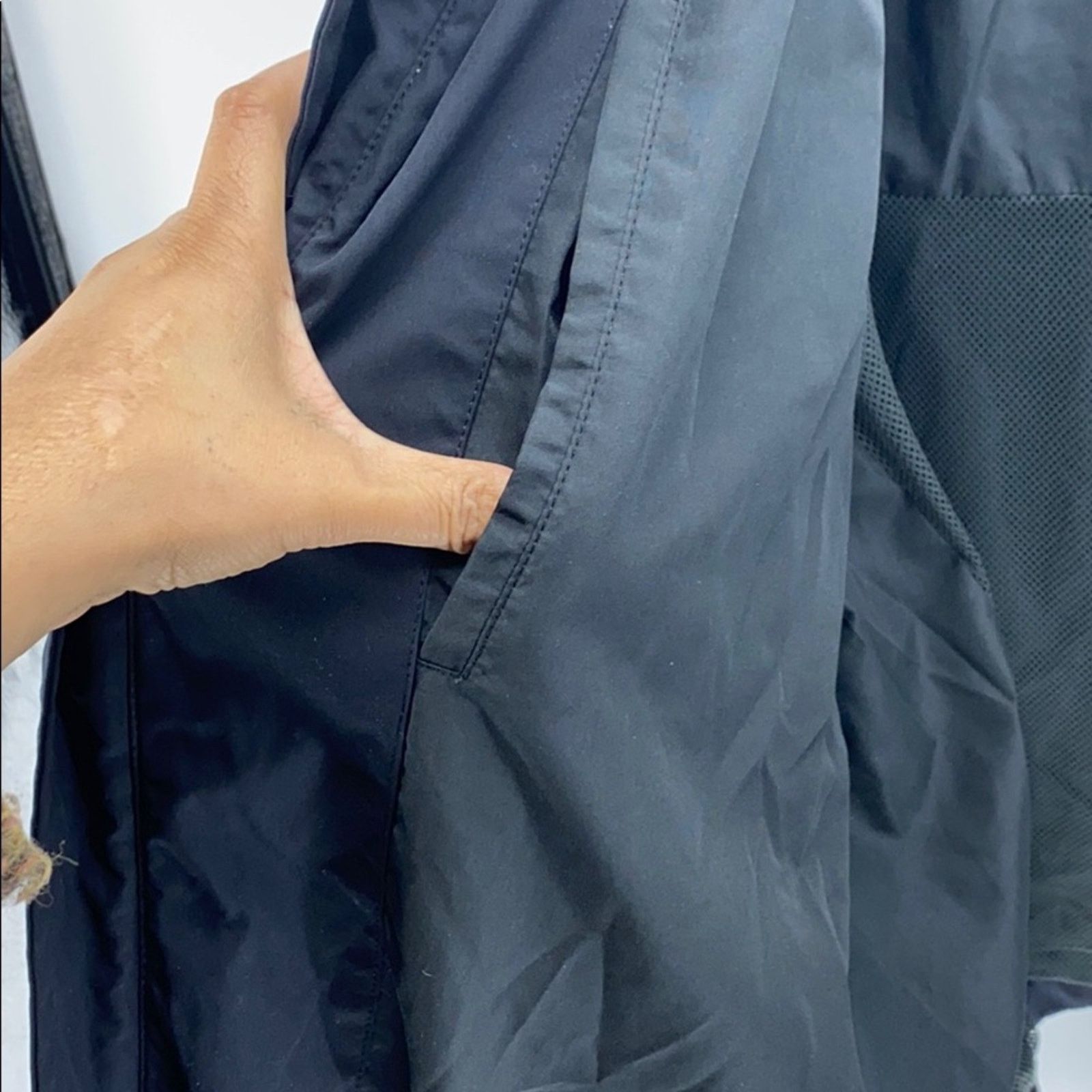 Banana Republic Banana Republic polyester black zip up jacket classic sz XL Size US XL / EU 56 / 4 - 7 Thumbnail